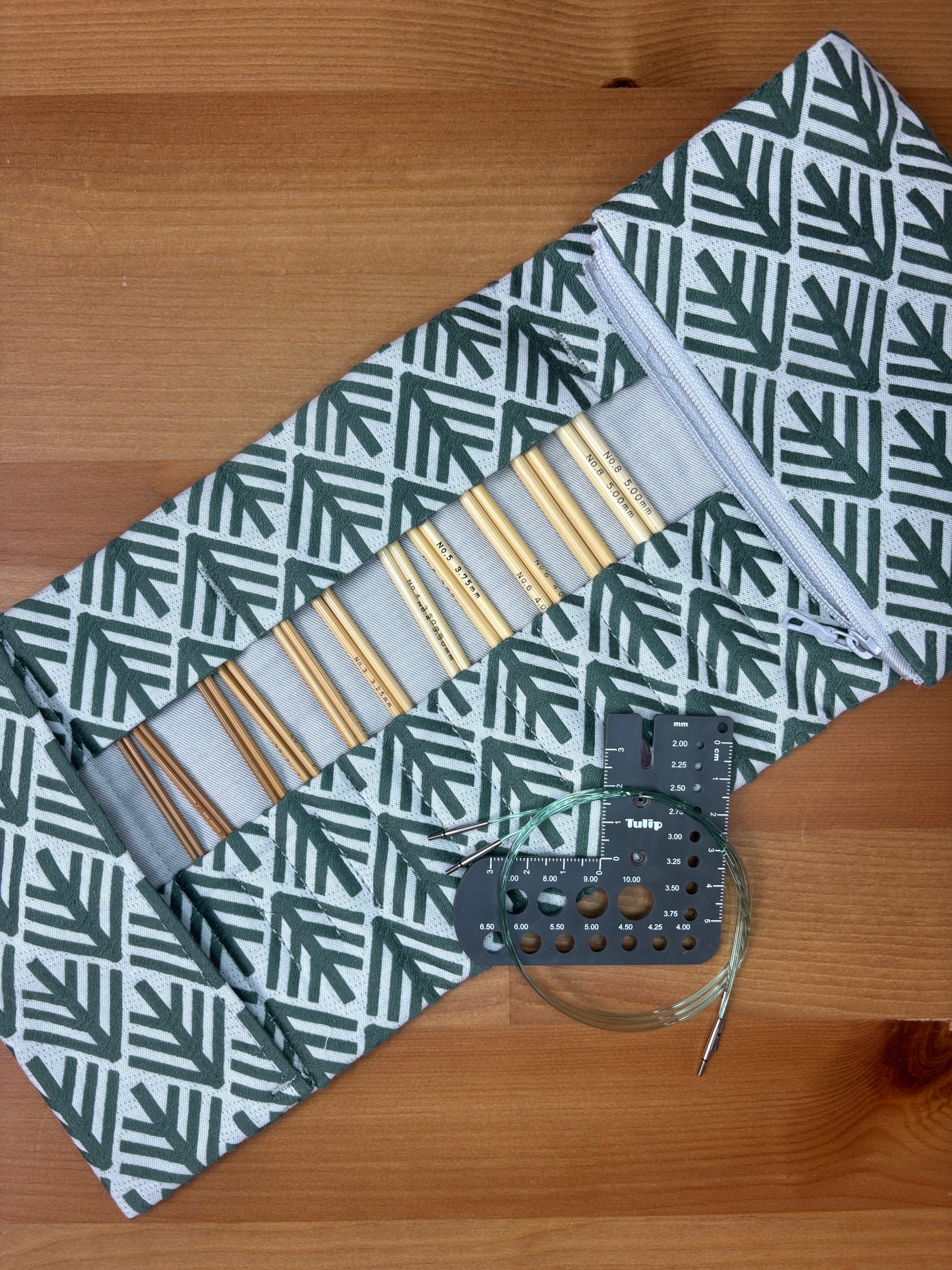 Tulip - CarryC Long Interchangeable Bamboo Knitting Needle Set 'Komorebi'- Beige