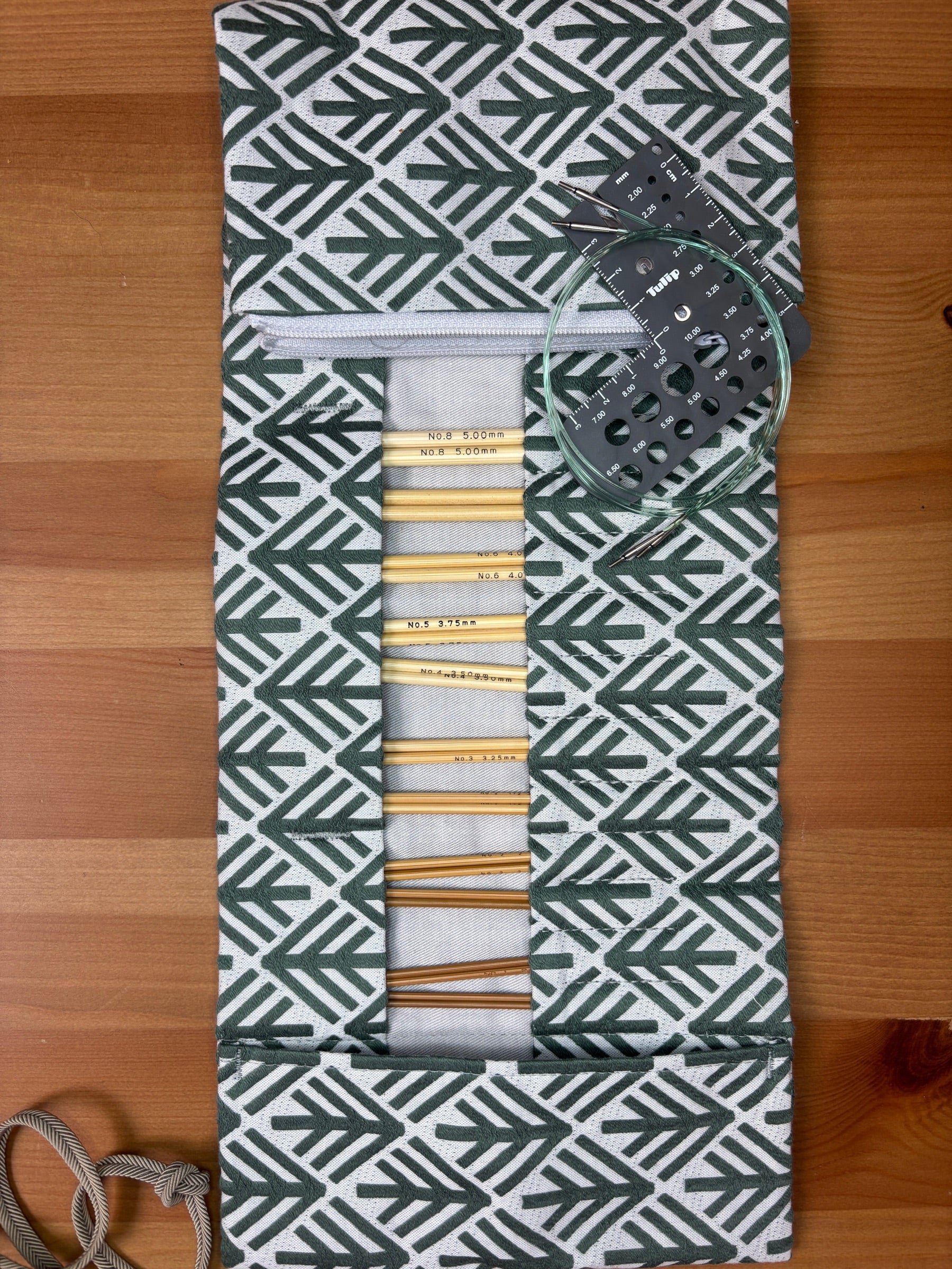 Tulip - CarryC Long Interchangeable Bamboo Knitting Needle Set 'Komorebi'- Green