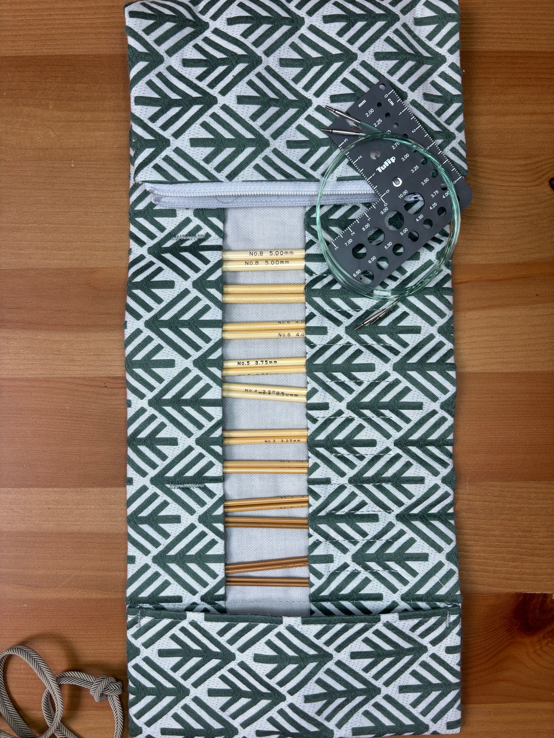 Tulip - CarryC Long Interchangeable Bamboo Knitting Needle Set 'Komorebi'- Beige