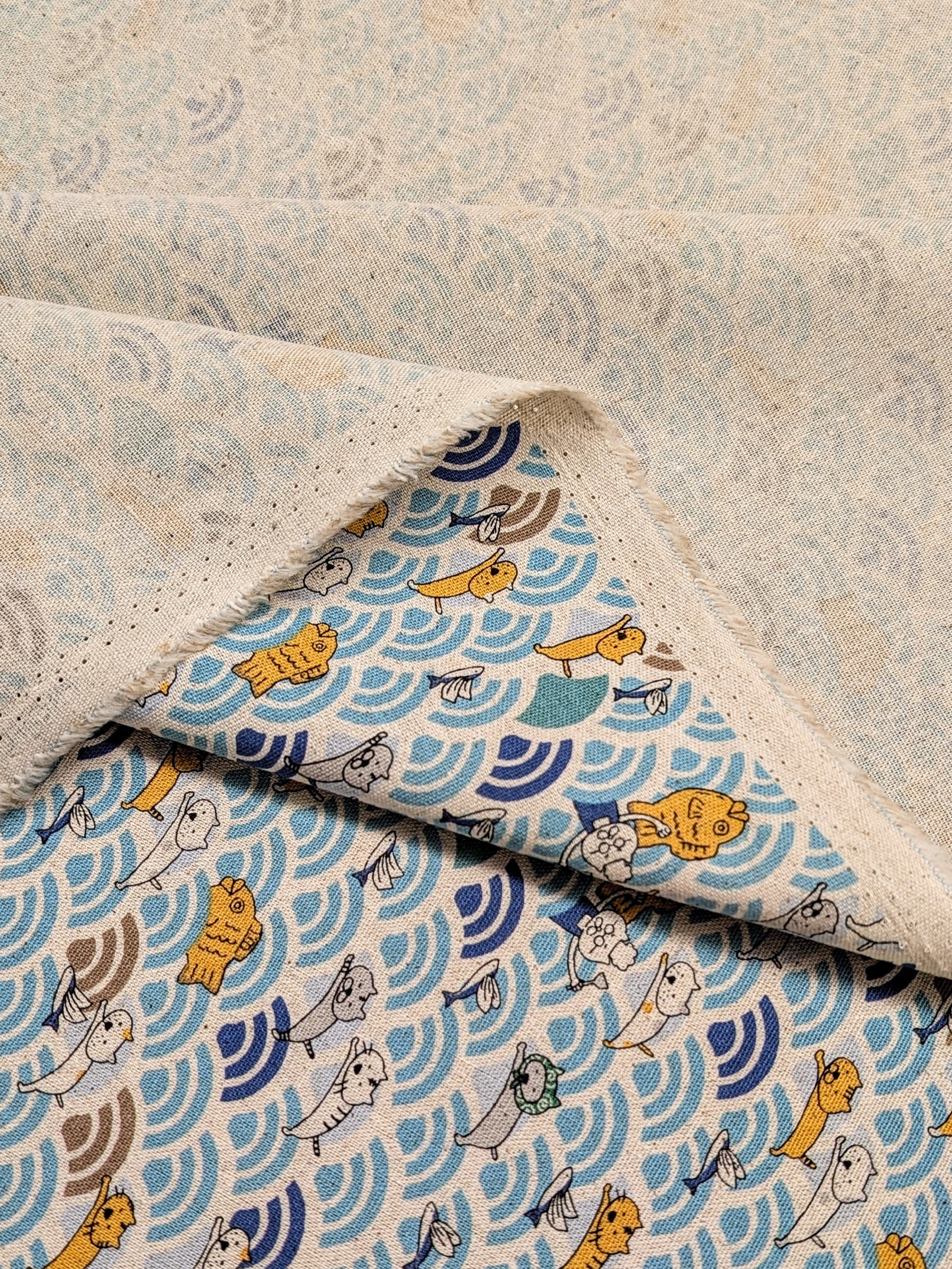 Kobayashi - Flying Cat Waves Cotton/Linen Light Canvas Fabric - Off-White