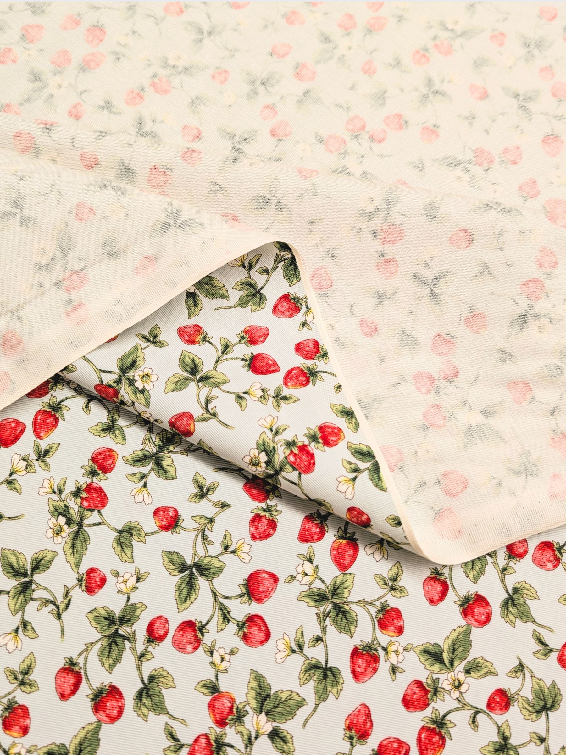 Kobayashi - Vining Strawberries Cotton Oxford Twill Fabric - Mint