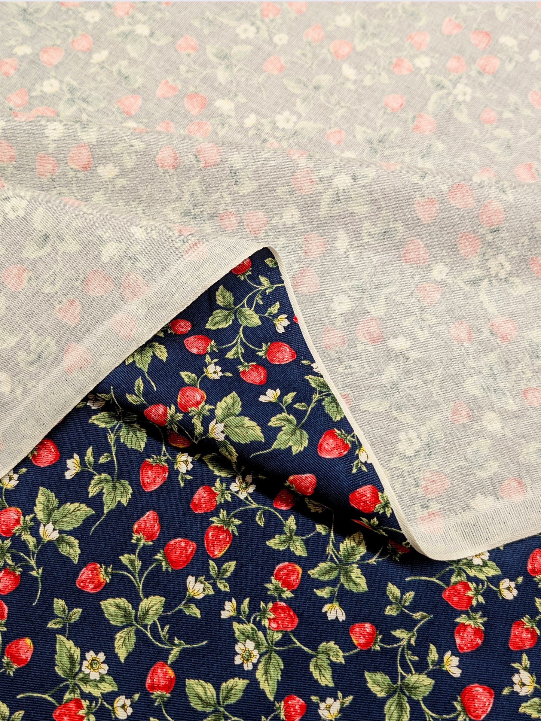 Kobayashi - Vining Strawberries Cotton Oxford Twill Fabric - Navy
