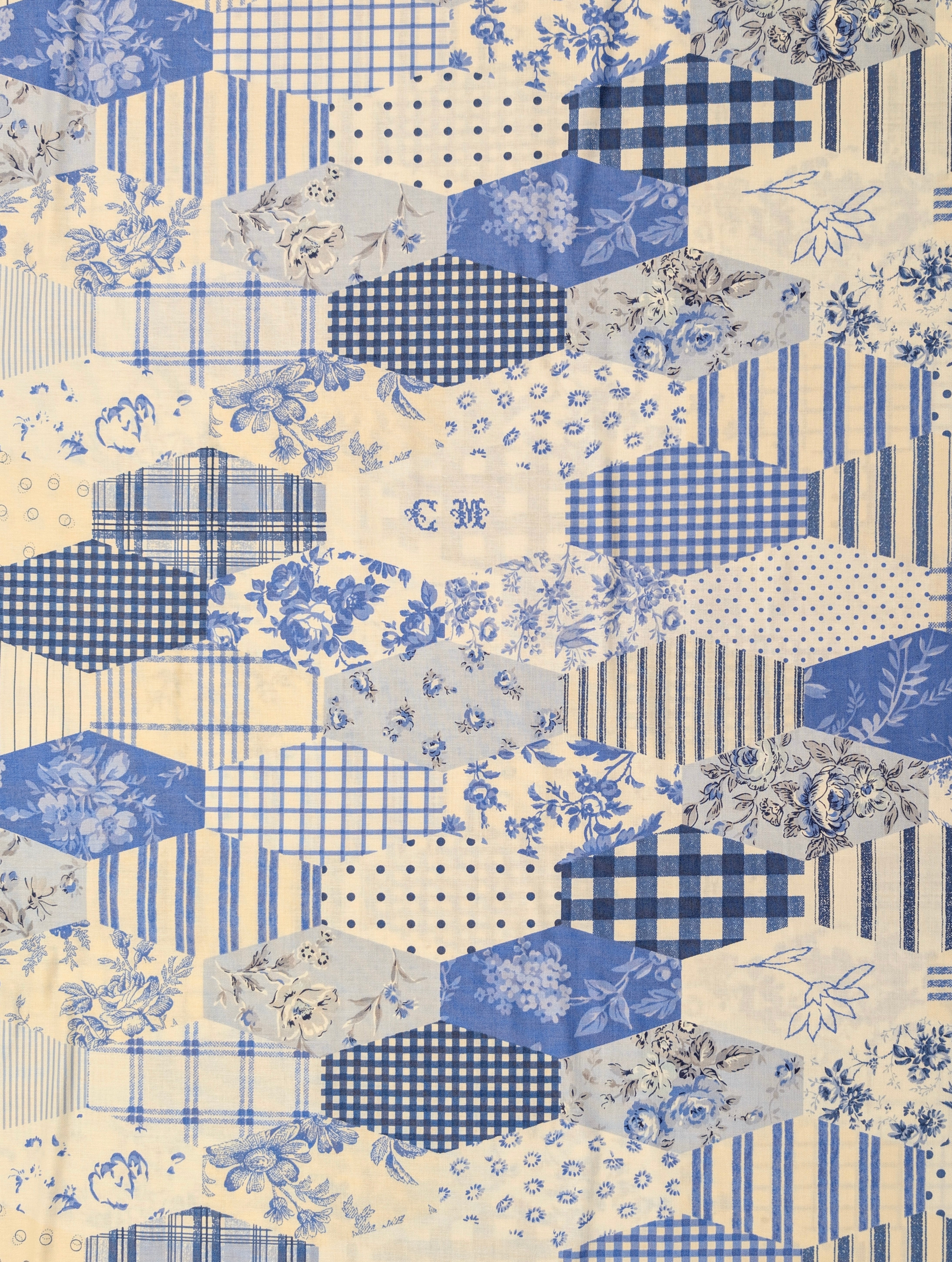 Yuwa - Patchwork Quilt Printed Cotton Fabric - White & Blue