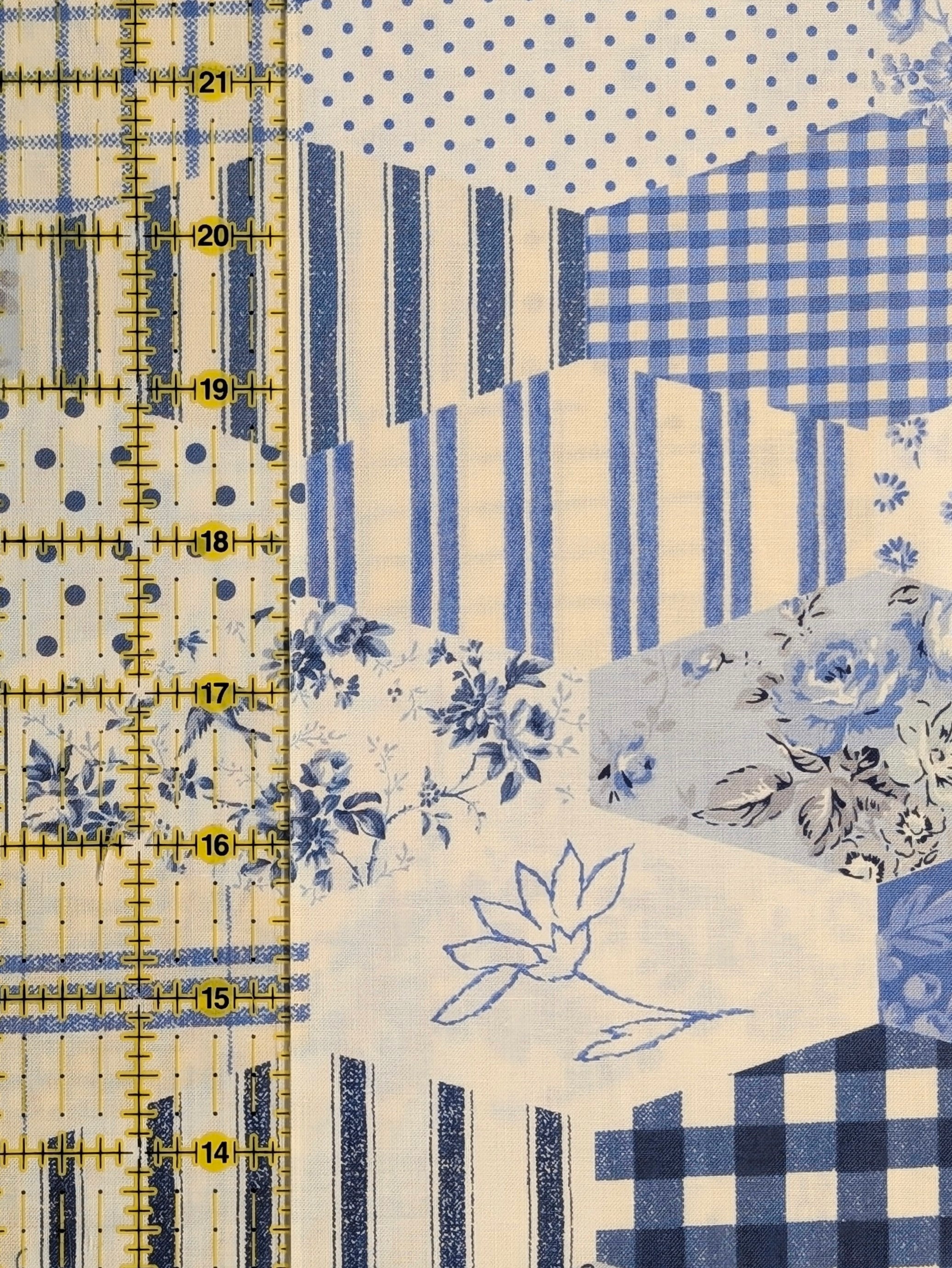 Yuwa - Patchwork Quilt Printed Cotton Fabric - White & Blue