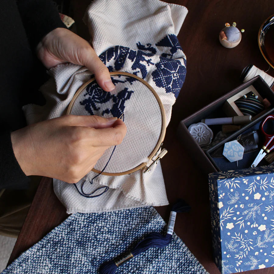 Cohana - Embroidery Needles in Haibara Chiyogami Pack - Assorted Sizes