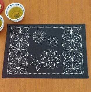 Olympus - Daisy Placemat Sashiko Sampler Kit - White on Indigo Blue Cotton