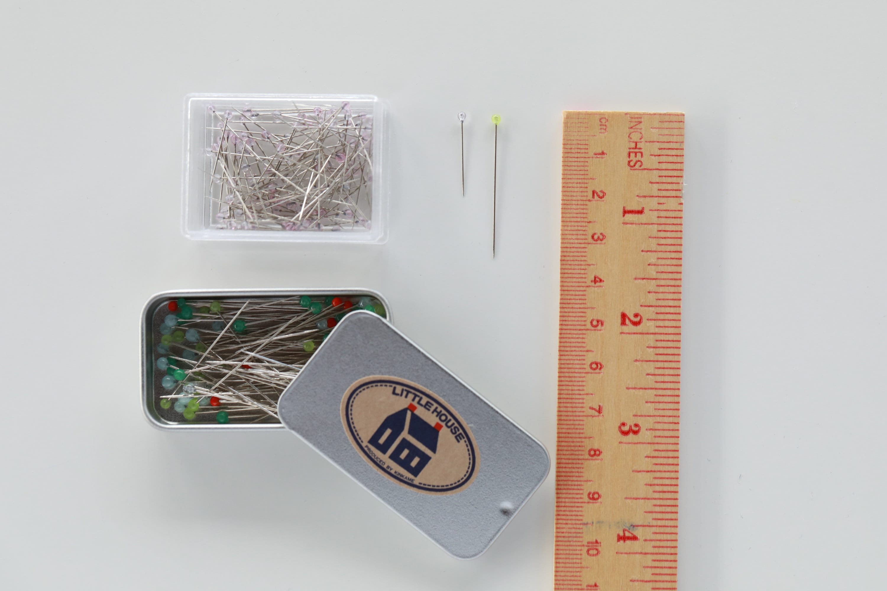 Little House - Dressmaking Glass Head Pins Tin