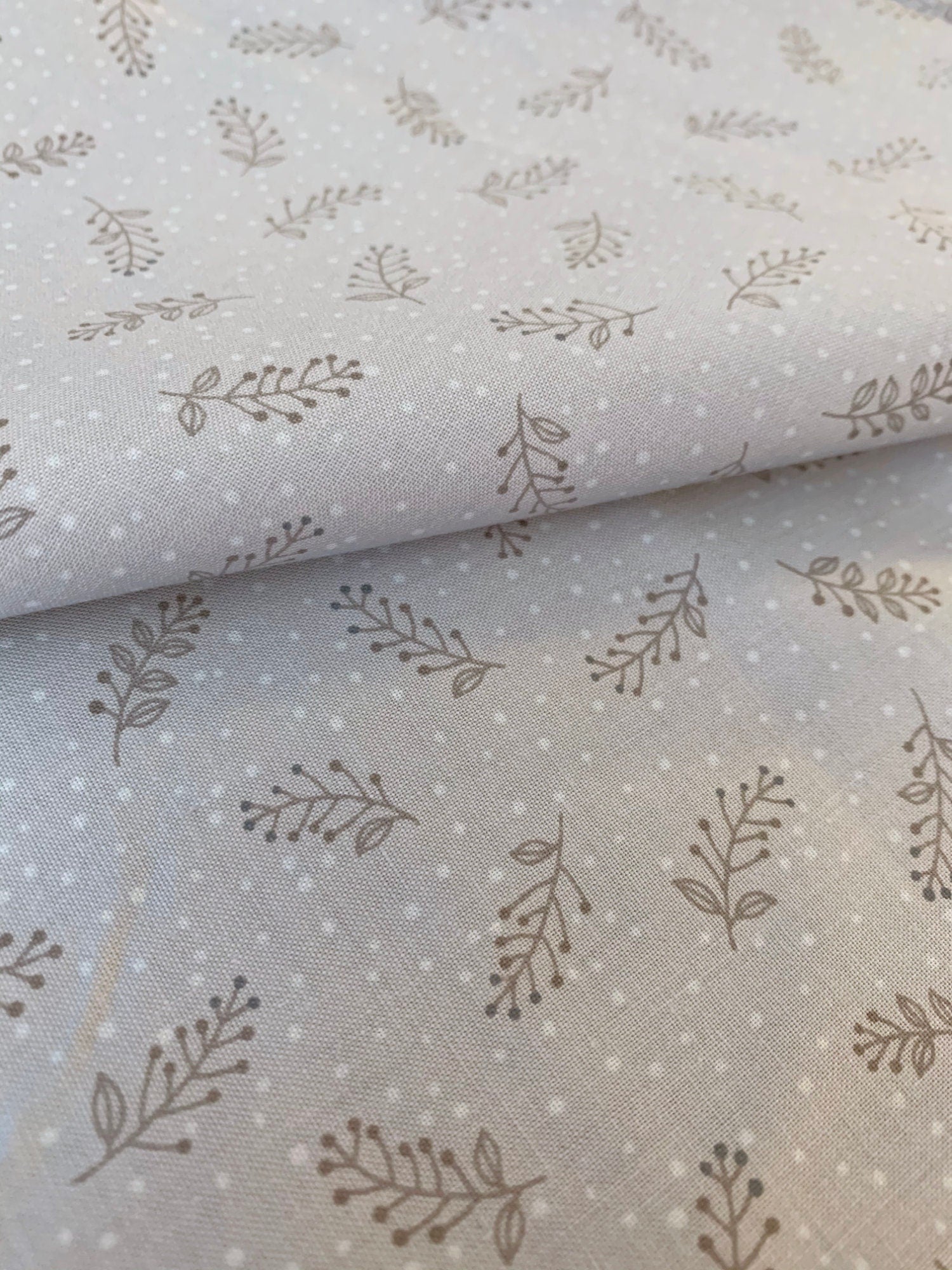 La Vie en Rose Japanese taupe cotton fabric LR3087C-B light gray blue