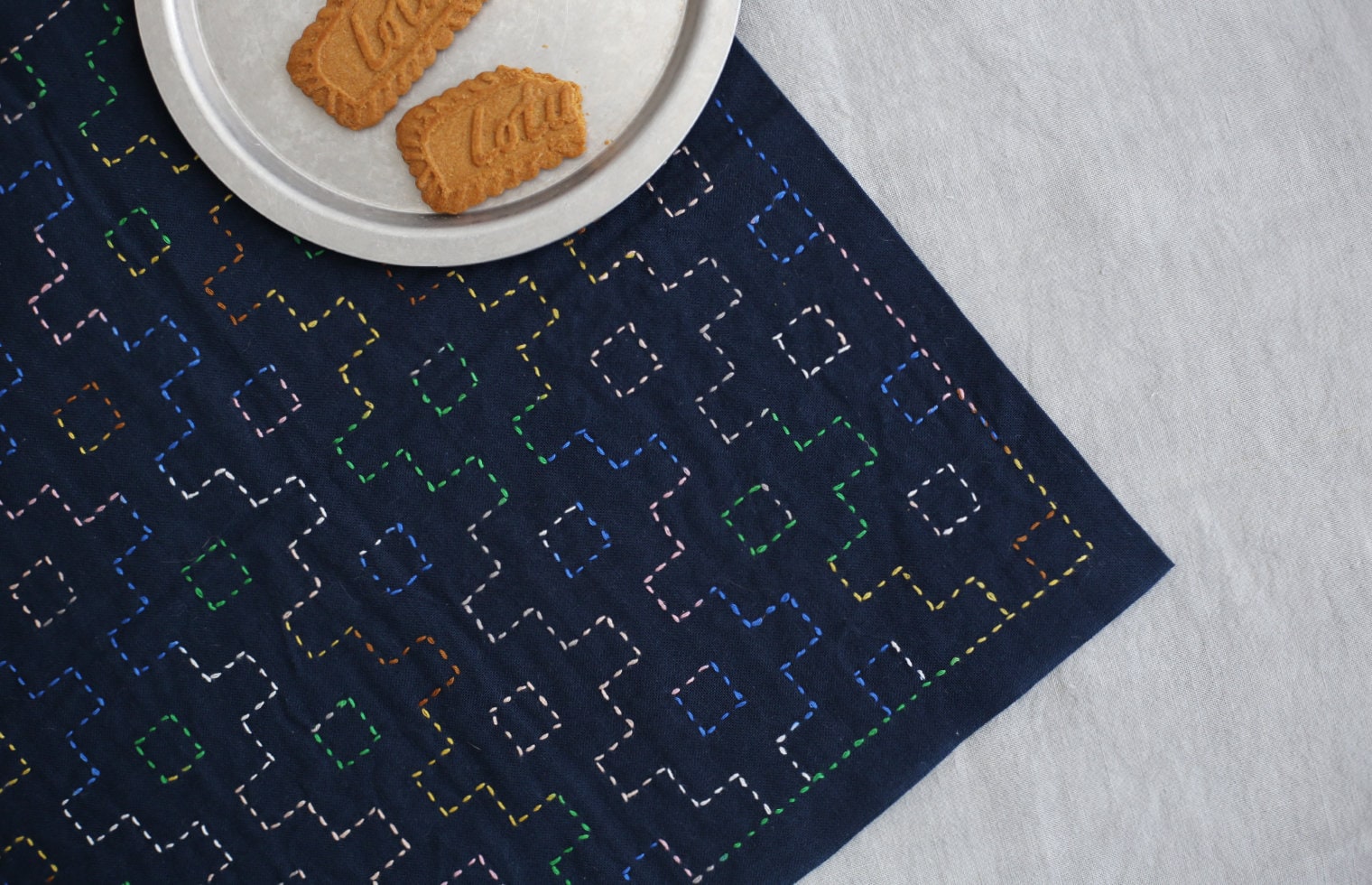 Daruma - Asagao Morning Glory Cotton Sashiko Fukin Sampler Cloth - Blue or White