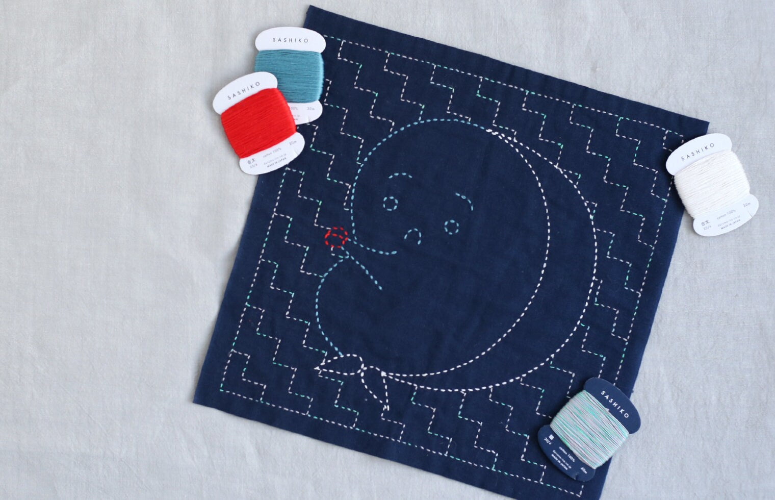 Daruma - Shippou Circles Cotton Sashiko Fukin Sampler Cloth - Blue or White