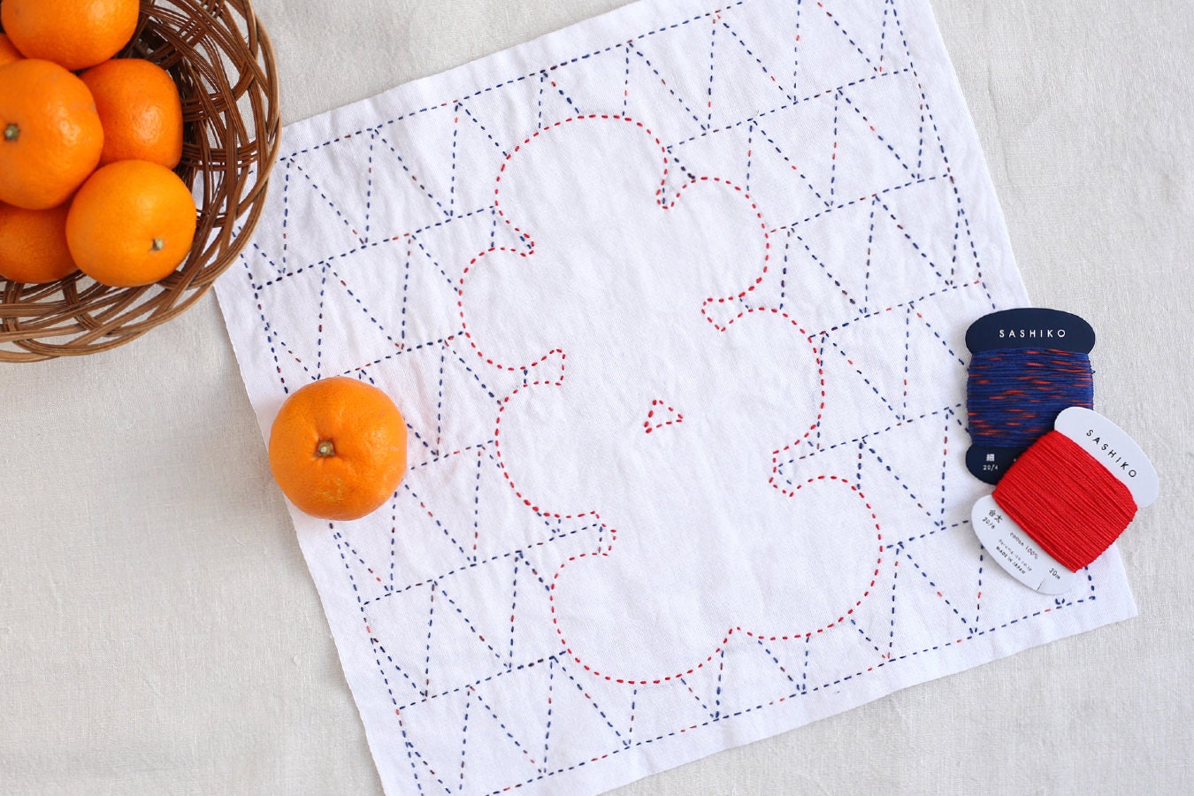 Daruma - Oiri and Sankaku Cotton Sashiko Fukin Sampler Cloth - Blue or White