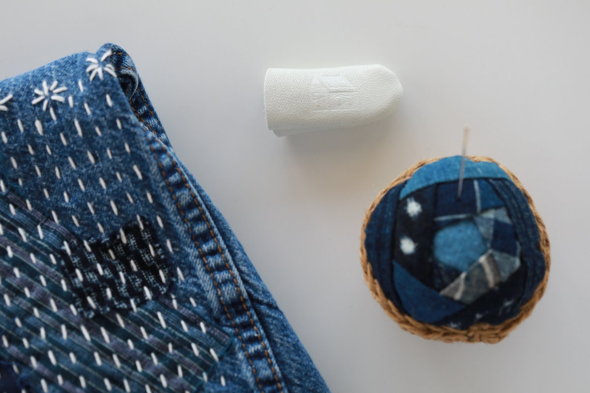 Little House - Leather Fingertip Thimble - Black/White