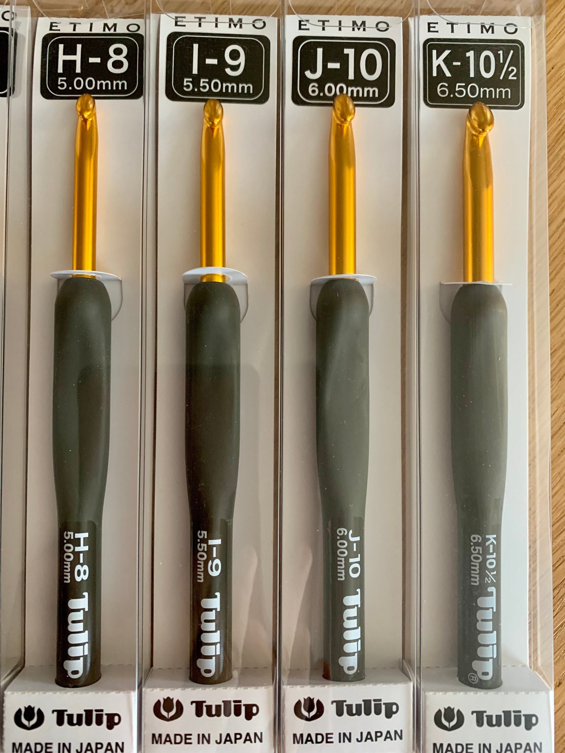 Tulip - "Etimo" Crochet Hooks with Cushion Grip - Gray and Gold