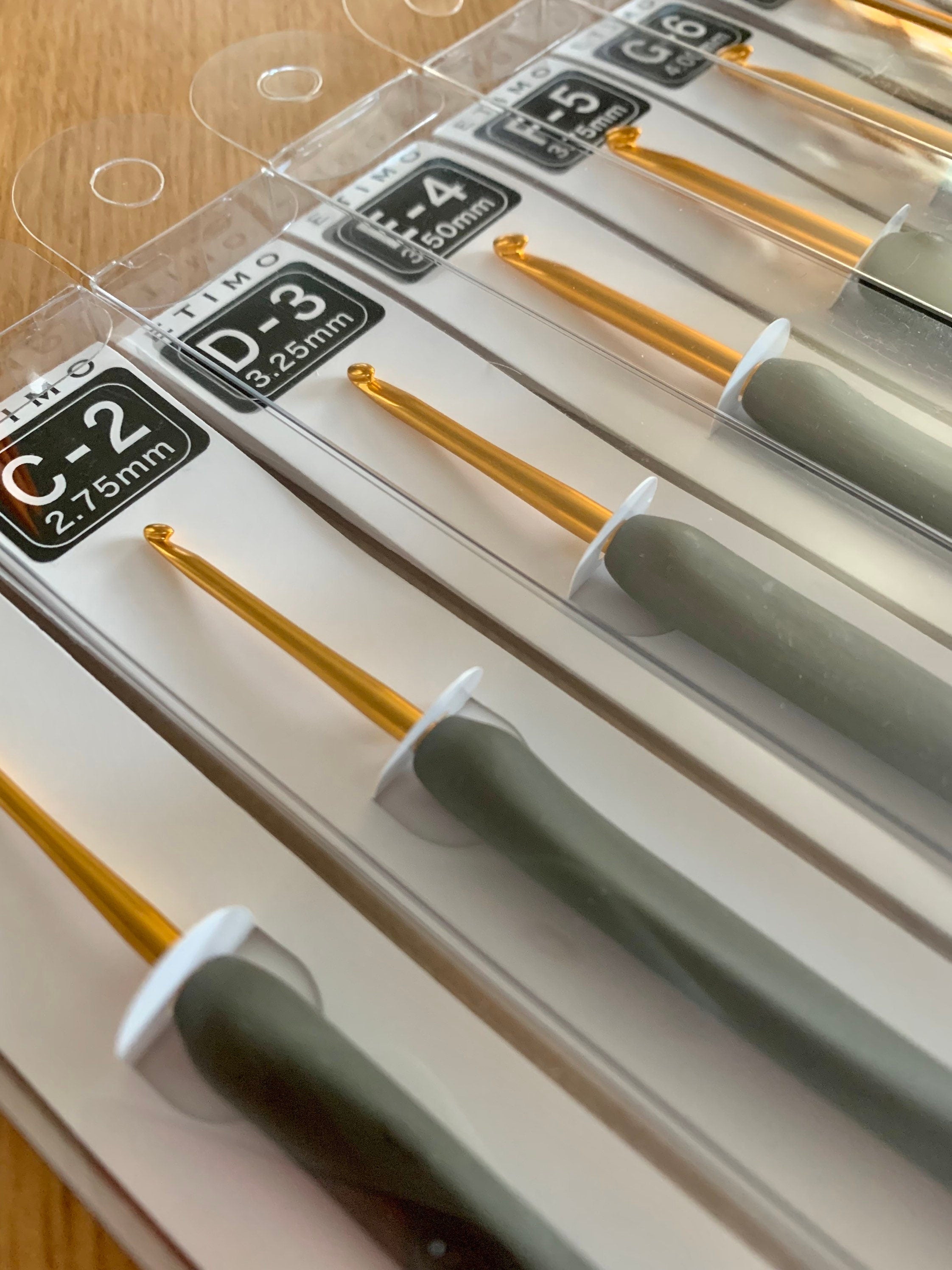 Tulip - "Etimo" Crochet Hooks with Cushion Grip - Gray and Gold