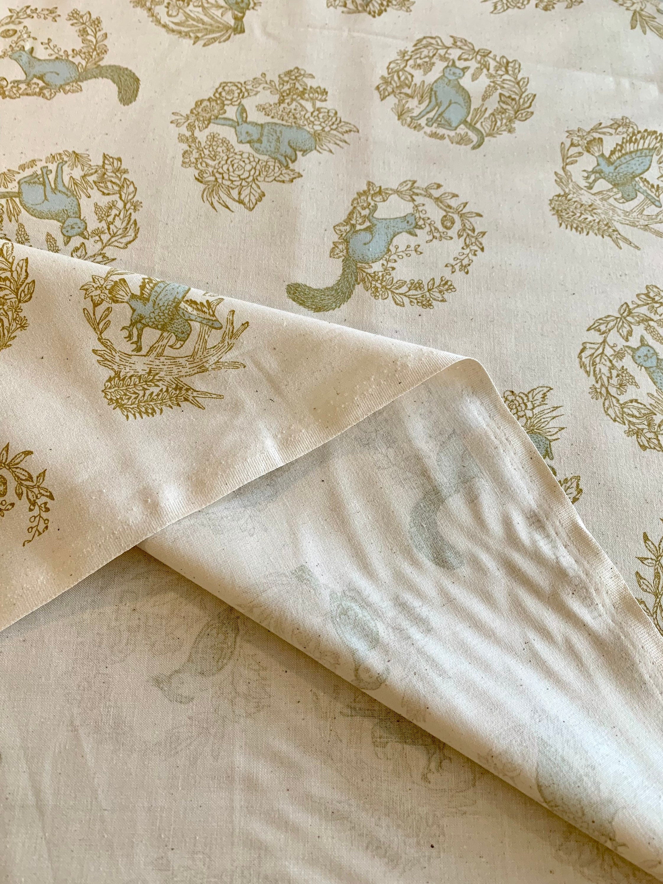 Atelier Cocon Animal Portraits Koizumi Japanese cotton fabric 142-1279-A1 beige blue
