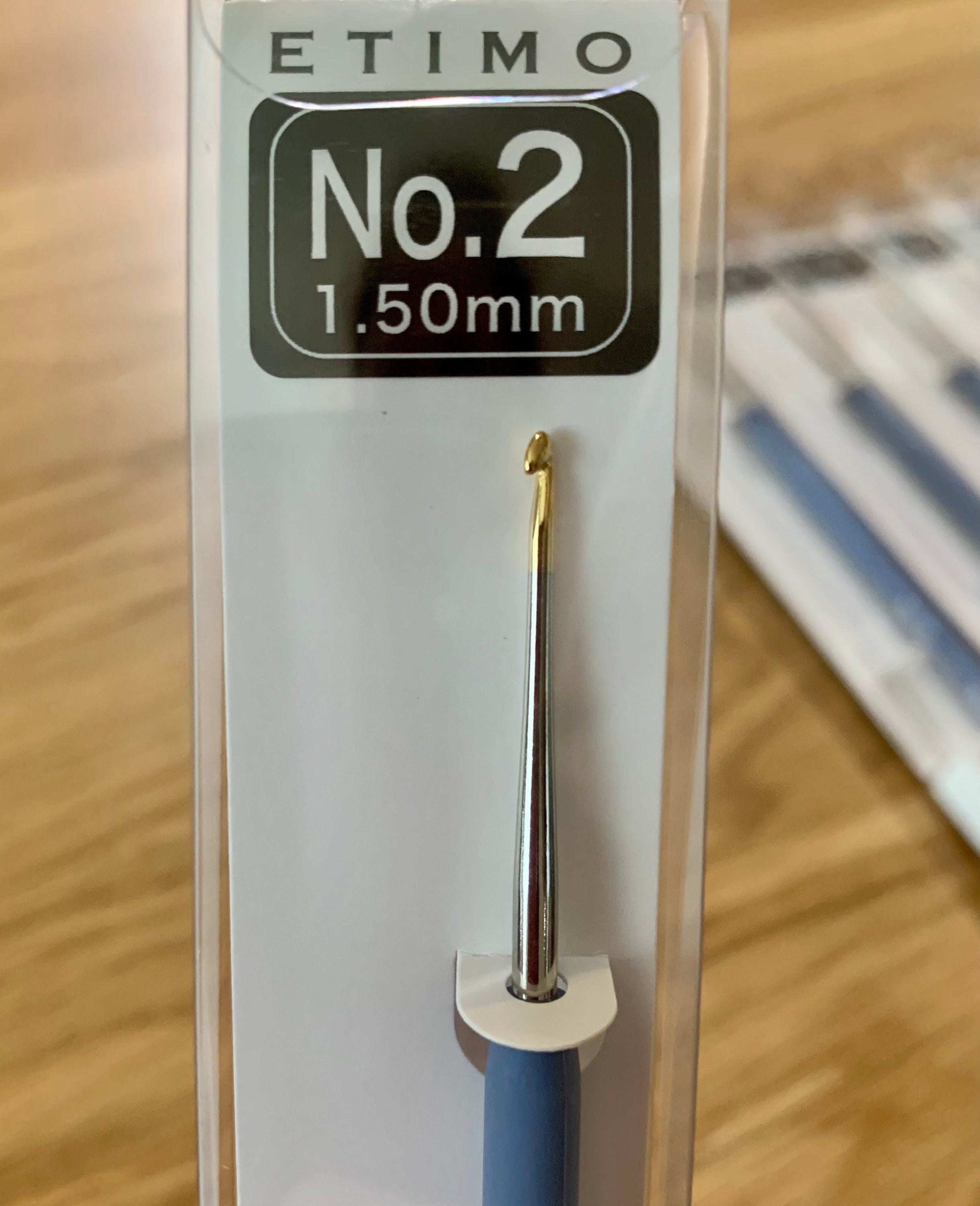 Tulip - "Etimo" Steel Crochet Hook with Cushion Grip Fine Point - Light Blue