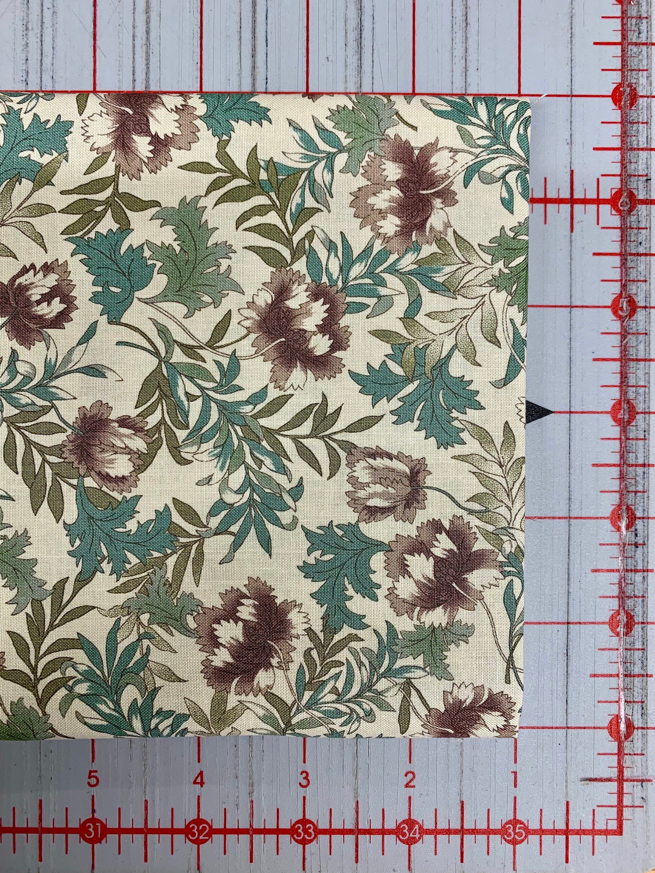 QuiltGate - PRE-CUT Gentle Flowers Dried Flowers Cotton Fabric