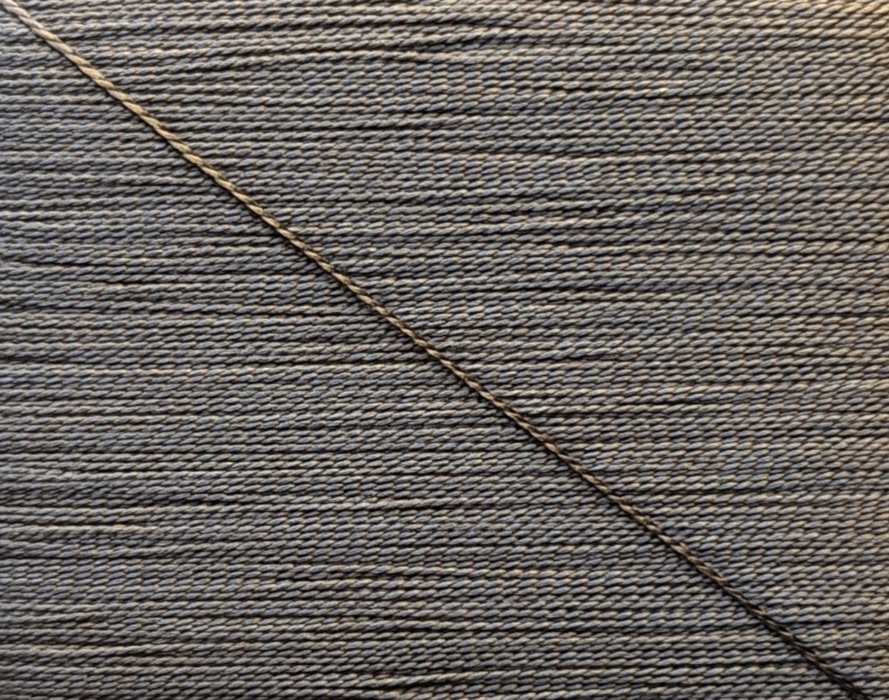 Kinkame - Silk Hand Sewing Thread 80m Card - Color #140 Grey Tabby