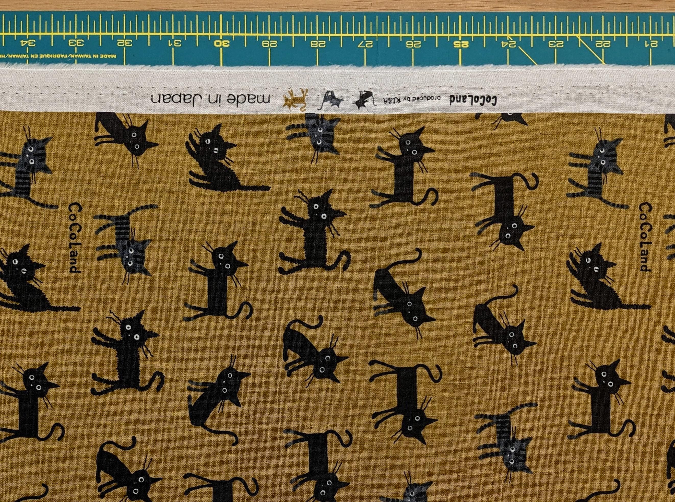 Hishiei - Cocoland Medium Cats Cotton/Linen Oxford - Mustard