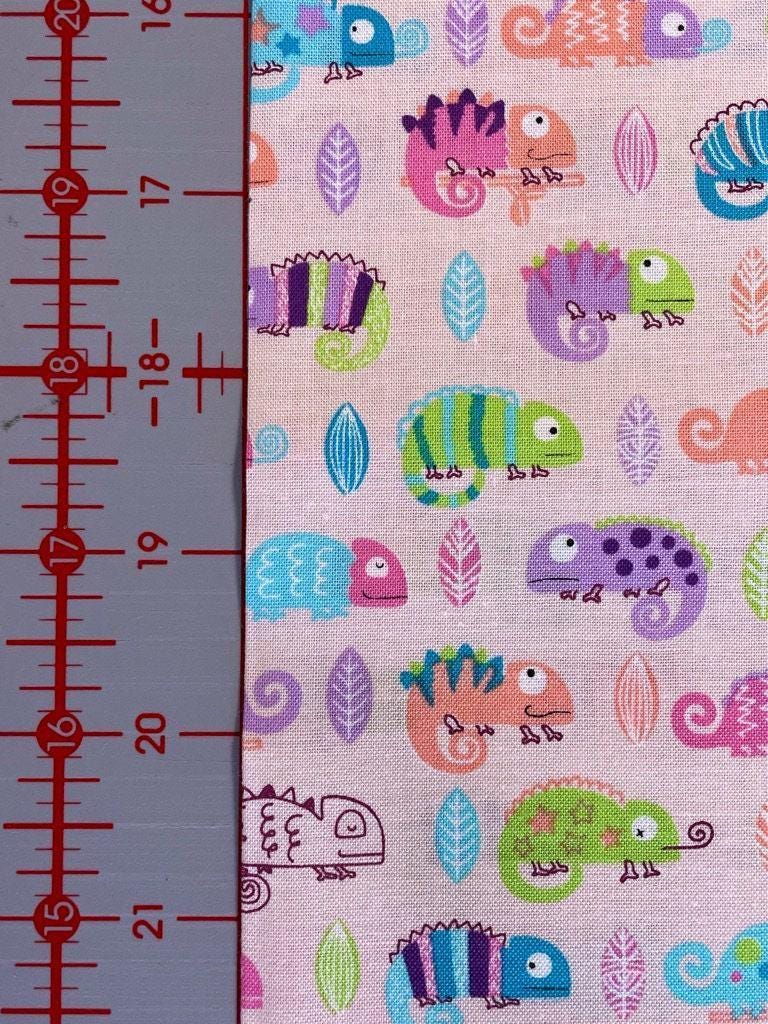 Senyo - Scandinavian Harmony Chameleons Cotton Fabric - Pink