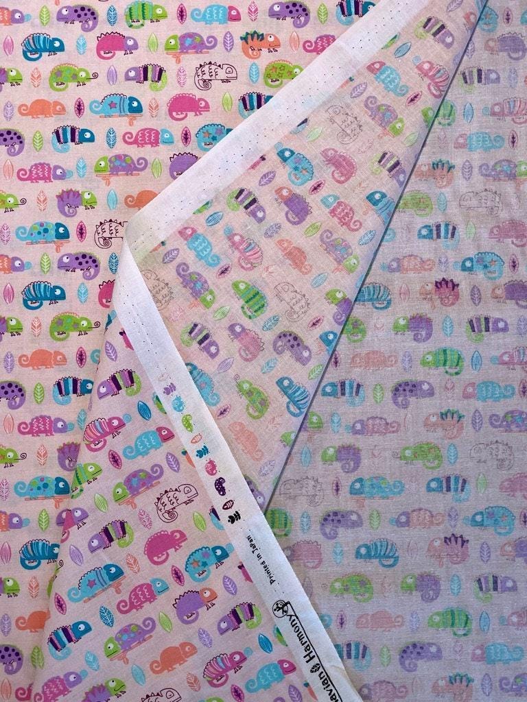Senyo - Scandinavian Harmony Chameleons Cotton Fabric - Pink