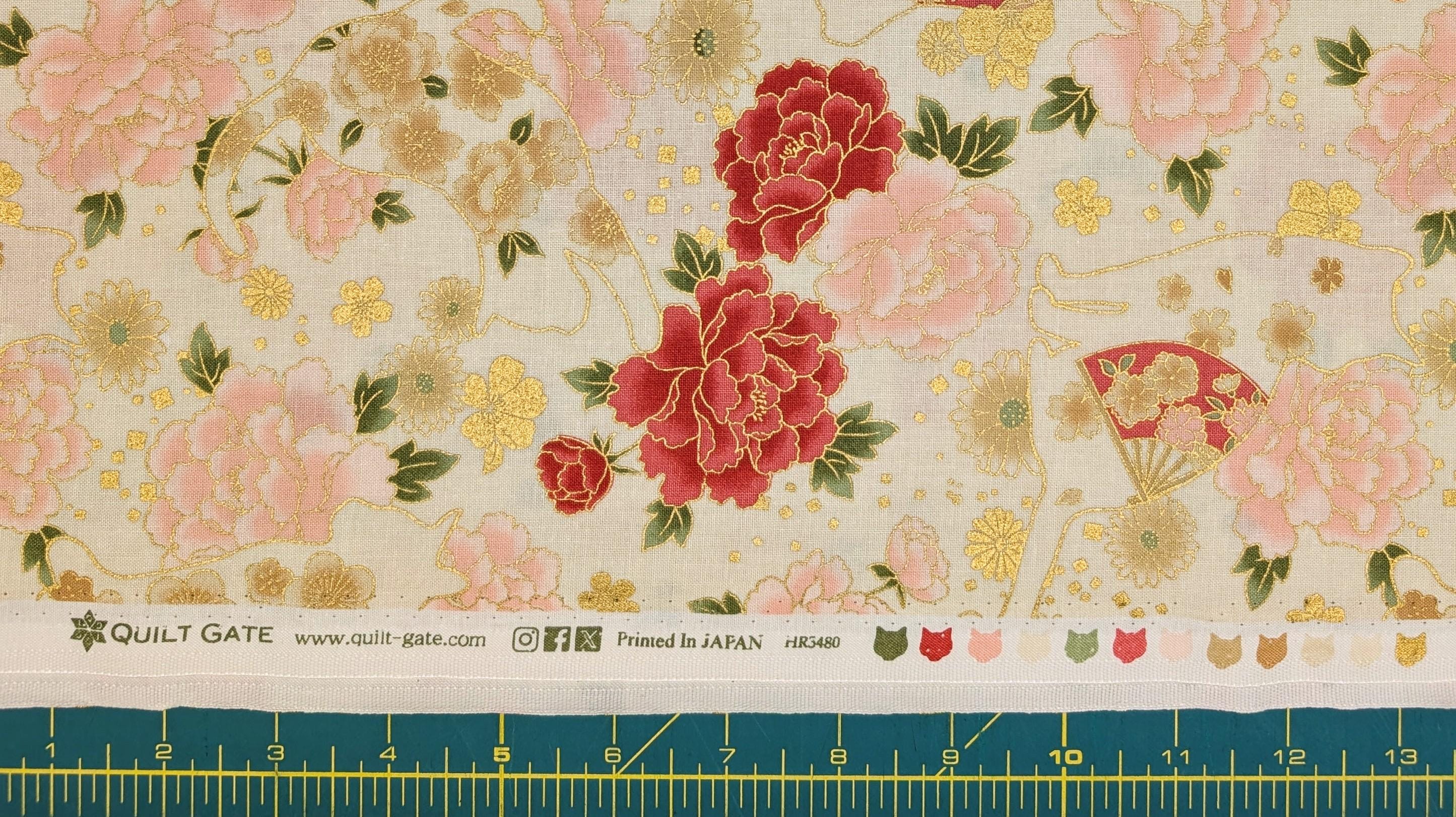 NEW Cats and Roses QuiltGate Hyakka Ryoran Japanese cotton fabric HR3480-12 A white