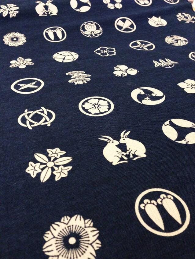 Craft-P - Japanese Family Crests Kamon Cotton Fabric - Navy Blue Beige
