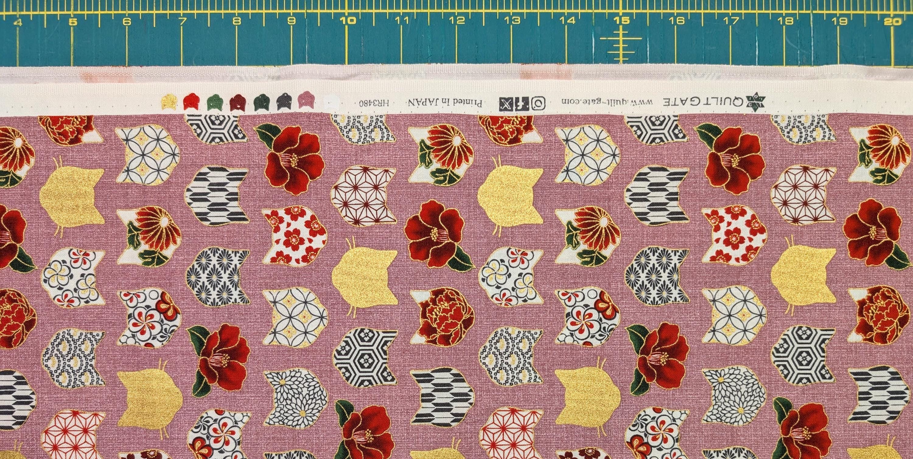 QuiltGate - Hyakka Ryoran Patterned Cats Cotton Fabric - Pink