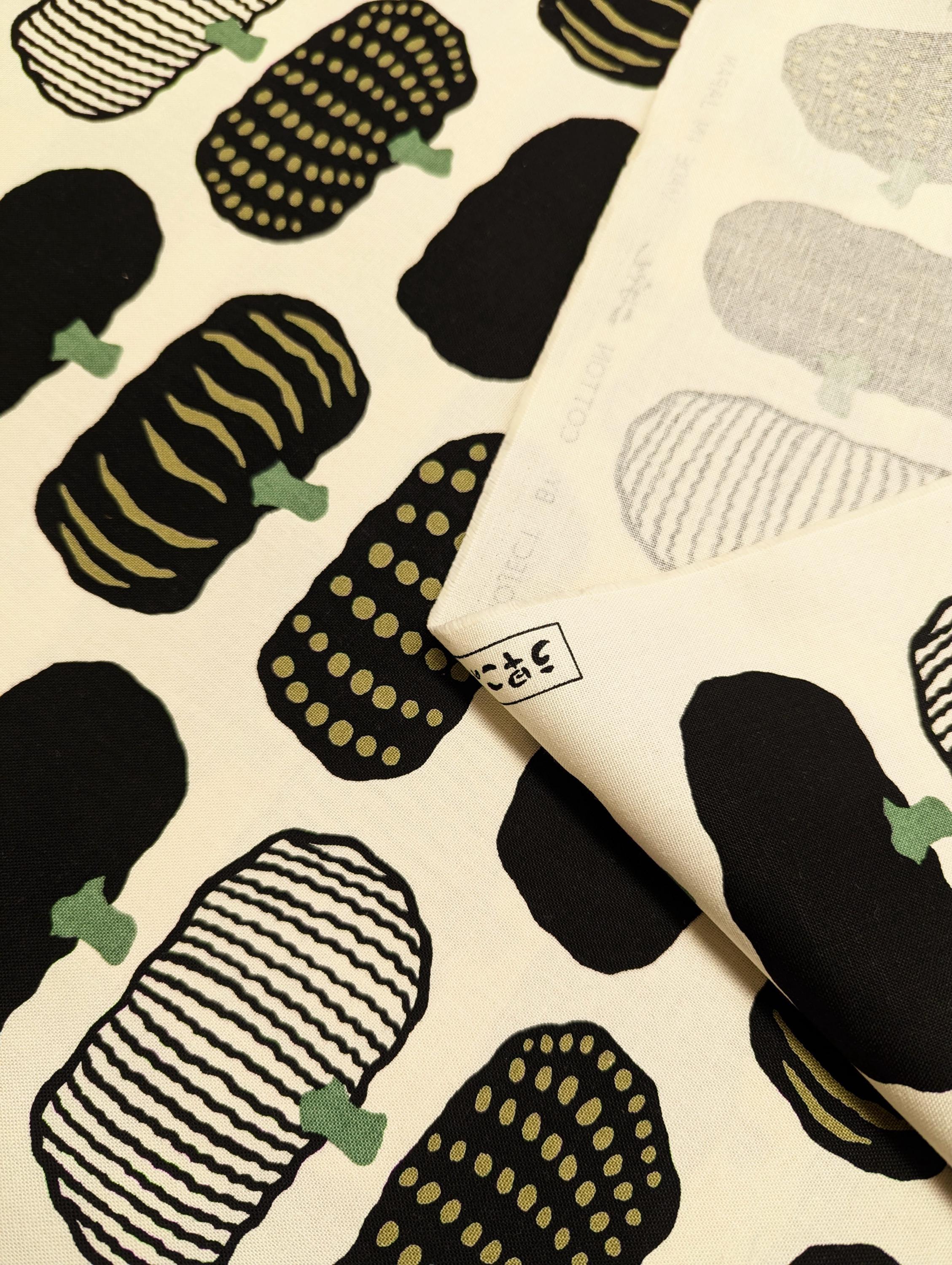 Kokka - Kabocha Pumpkins Cotton Oxford - Black White