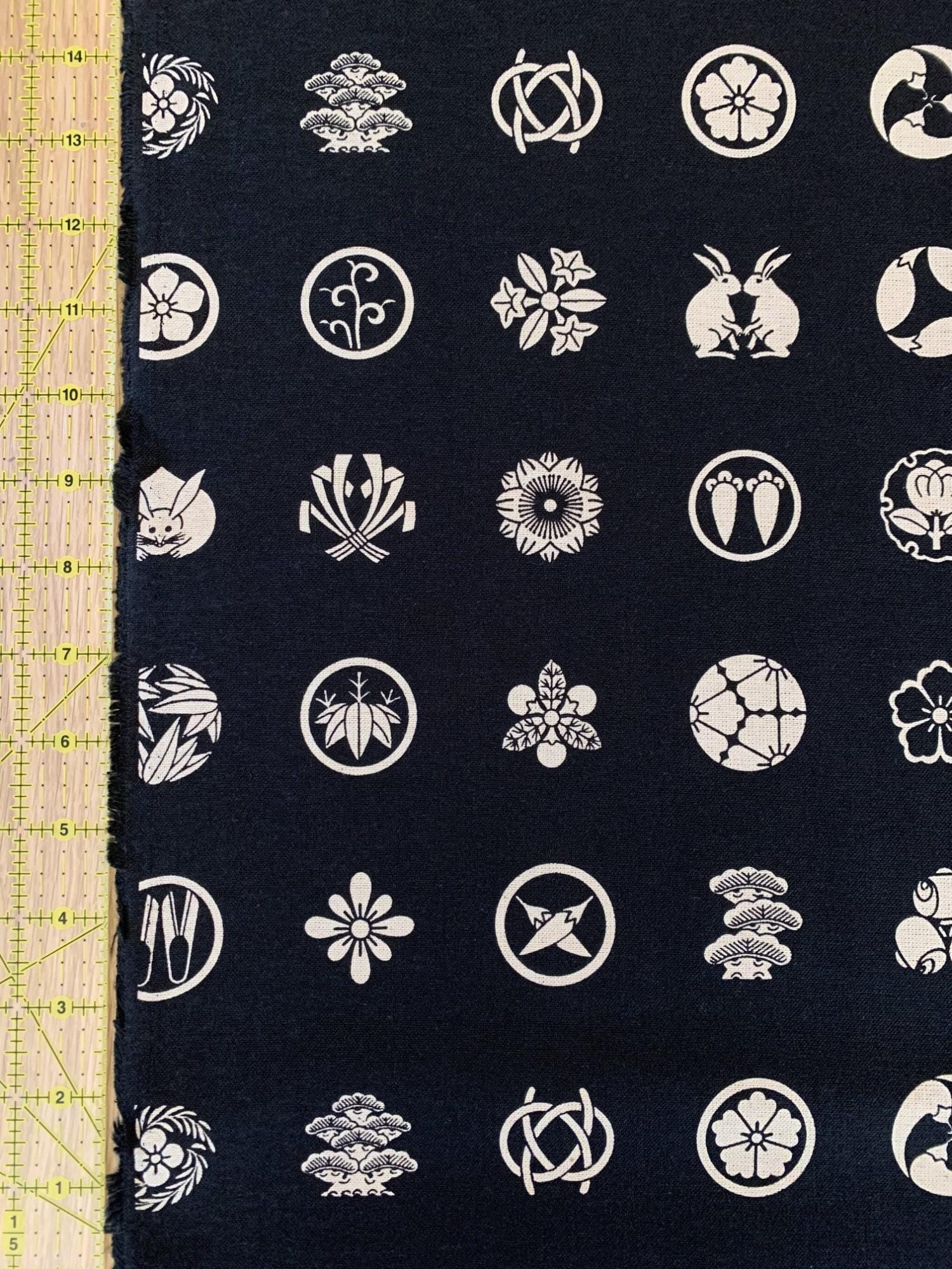 Craft-P - Japanese Family Crests Kamon Cotton Fabric - Black Beige