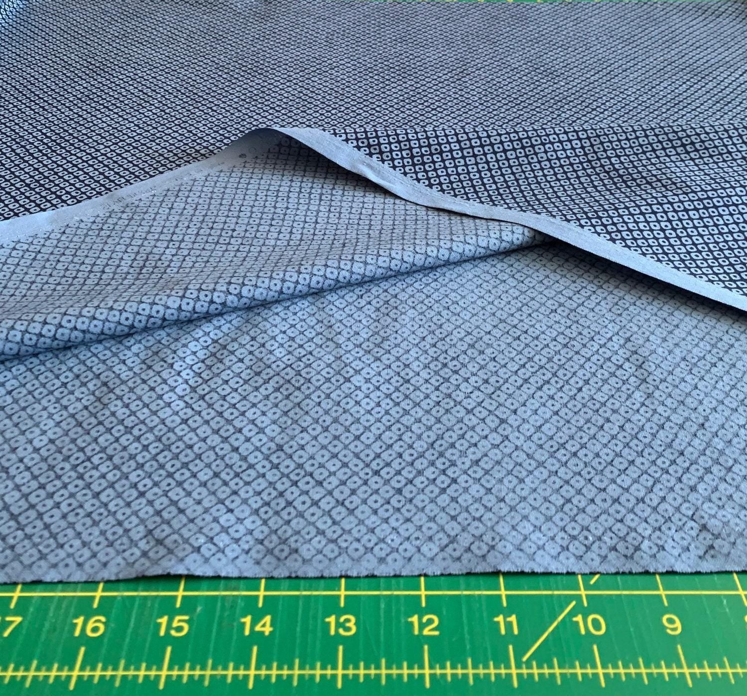 Kanoko Dots Sevenberry Japanese cotton fabric 88220-6-4 navy blue on blue