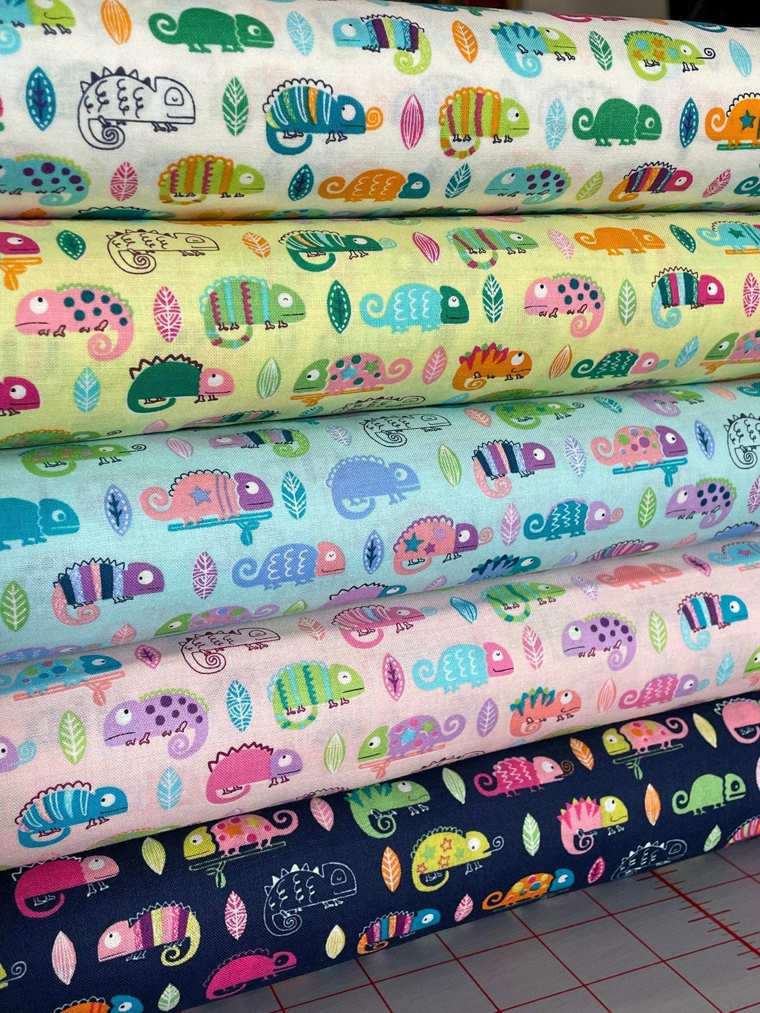 Senyo - Scandinavian Harmony Chameleons Cotton Fabric - Yellow Green