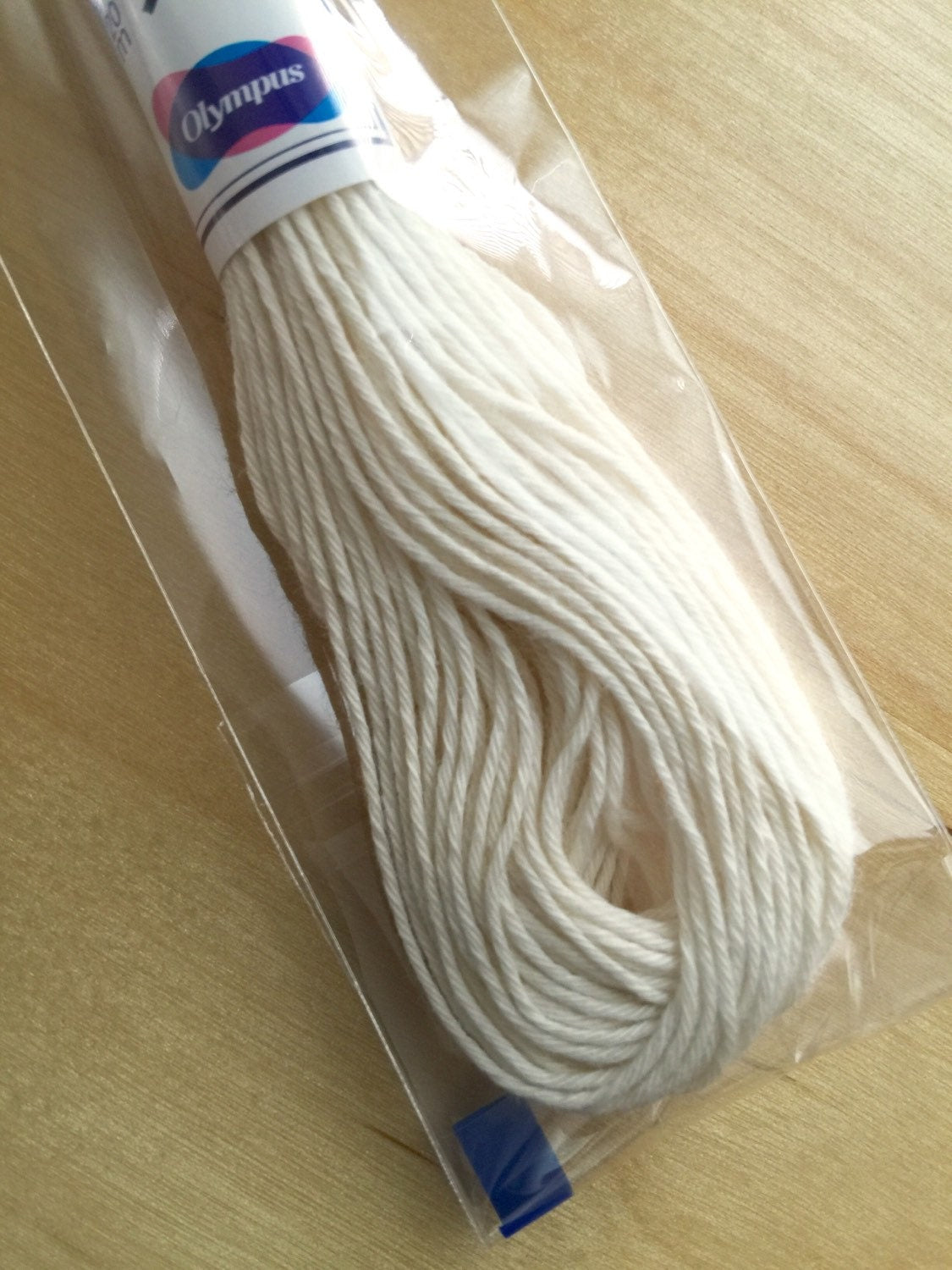 Olympus - Cotton Sashiko Thread 20m Skein - Color #2 Off White