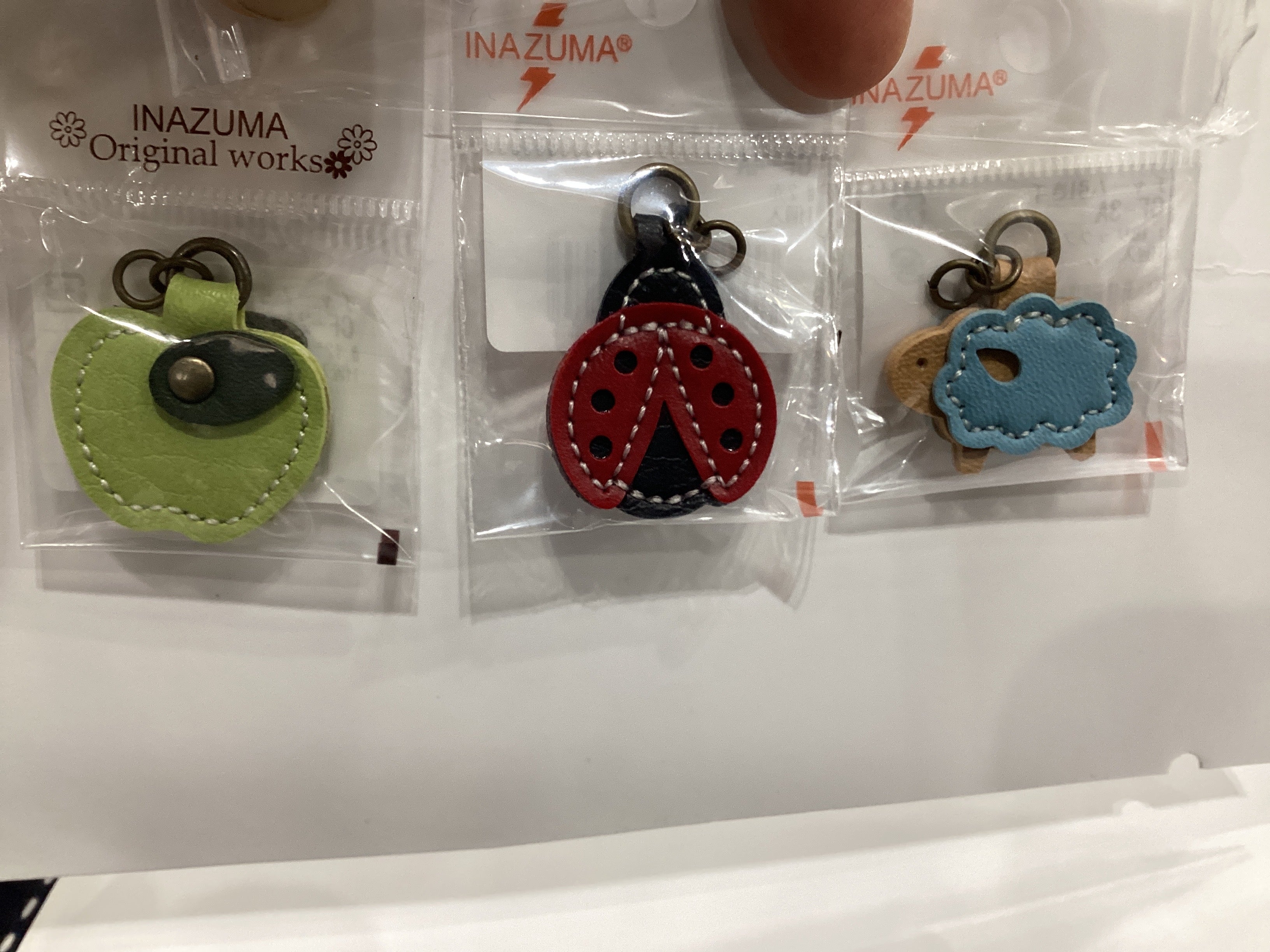 Zipper charms