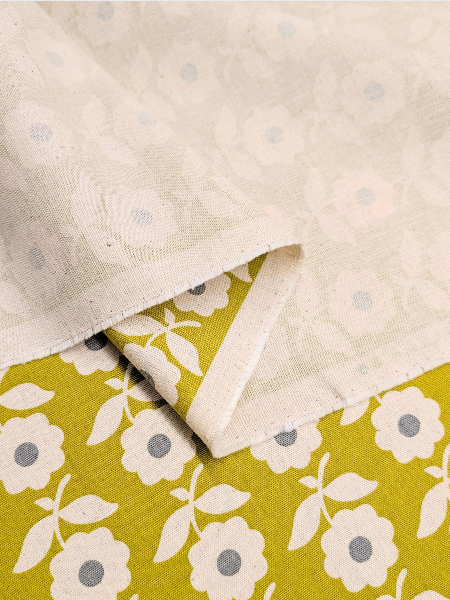 Sevenberry - Scandinavian Flowers Cotton/Linen Light Canvas Fabric - Lime Green