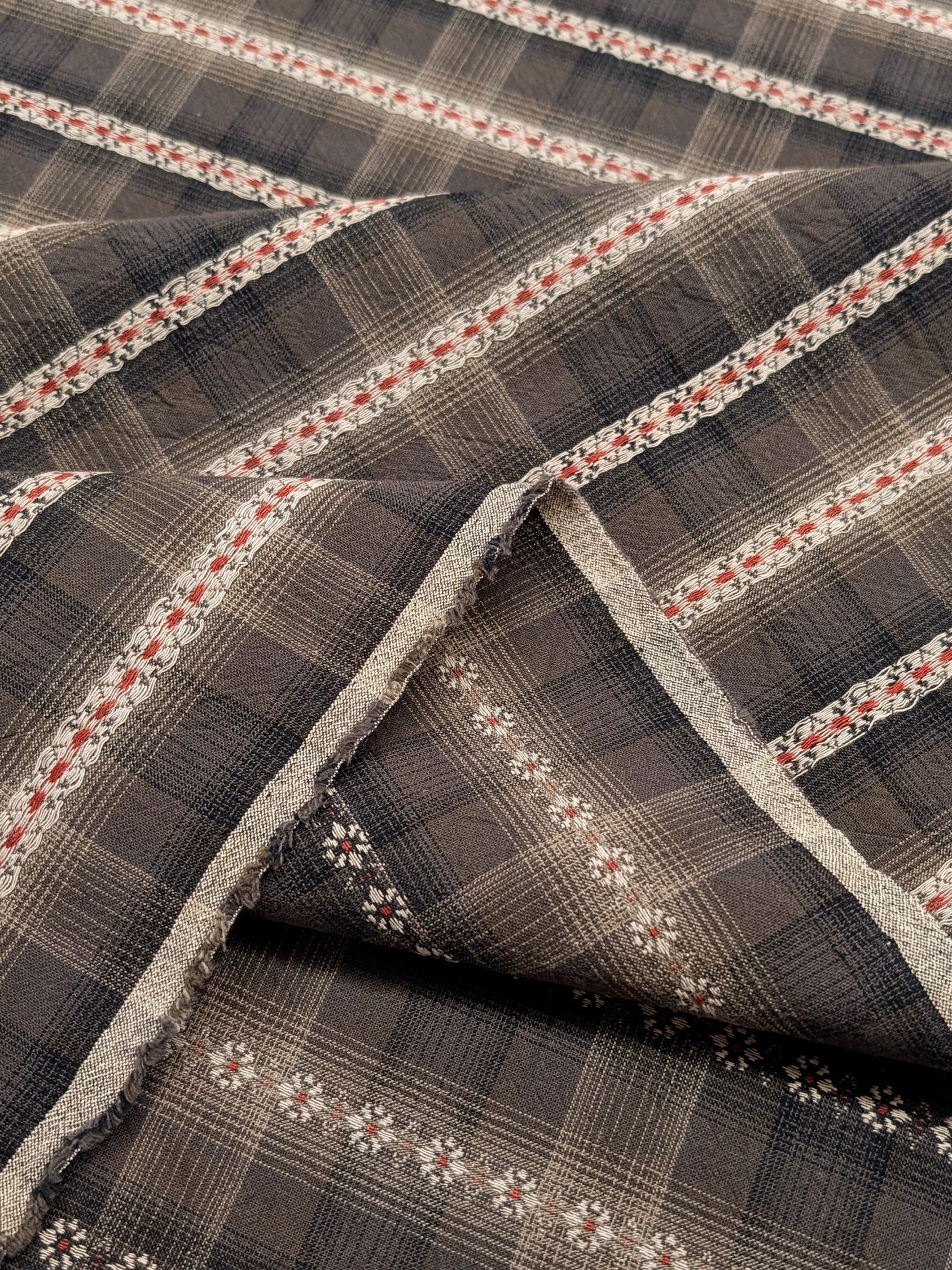 MYD - Daisy Chain Glen Check Plaid Yarn Dyed Cotton Fabric - Charcoal Black and Grey