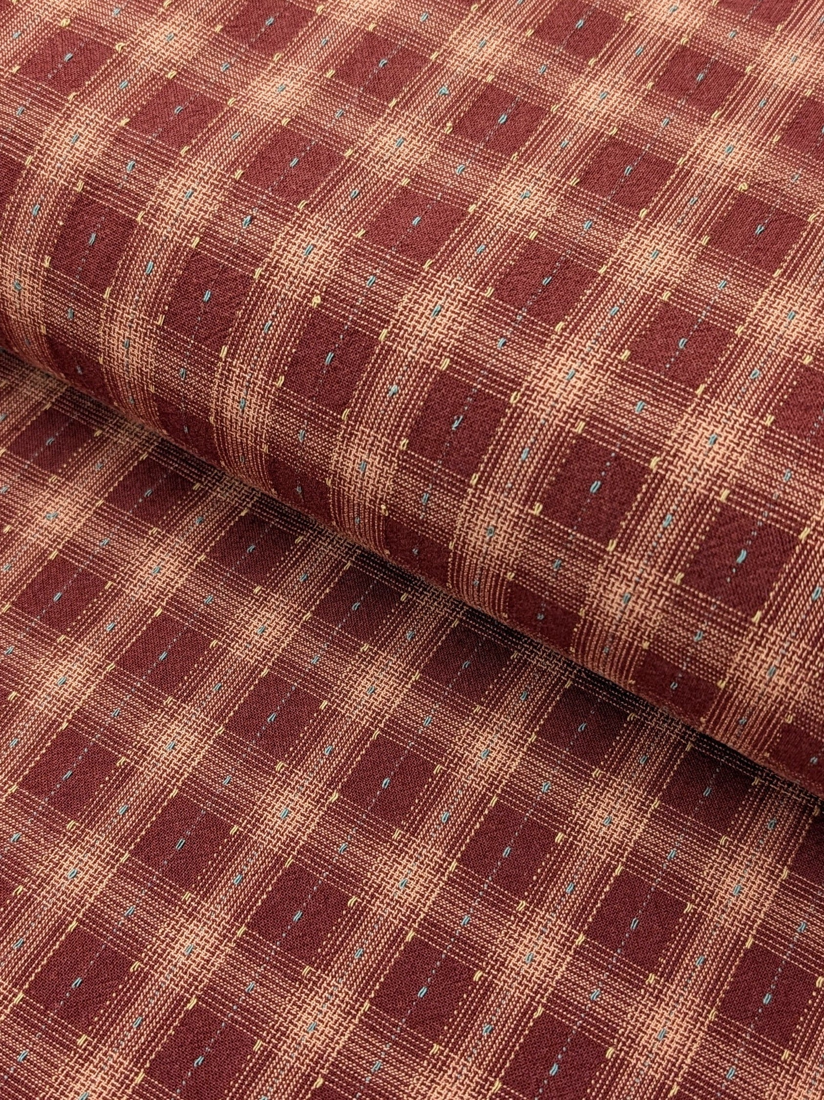 MYD - Dotted Texture Gingham Plaid Yarn Dyed Cotton Fabric -  Burgundy and Pink