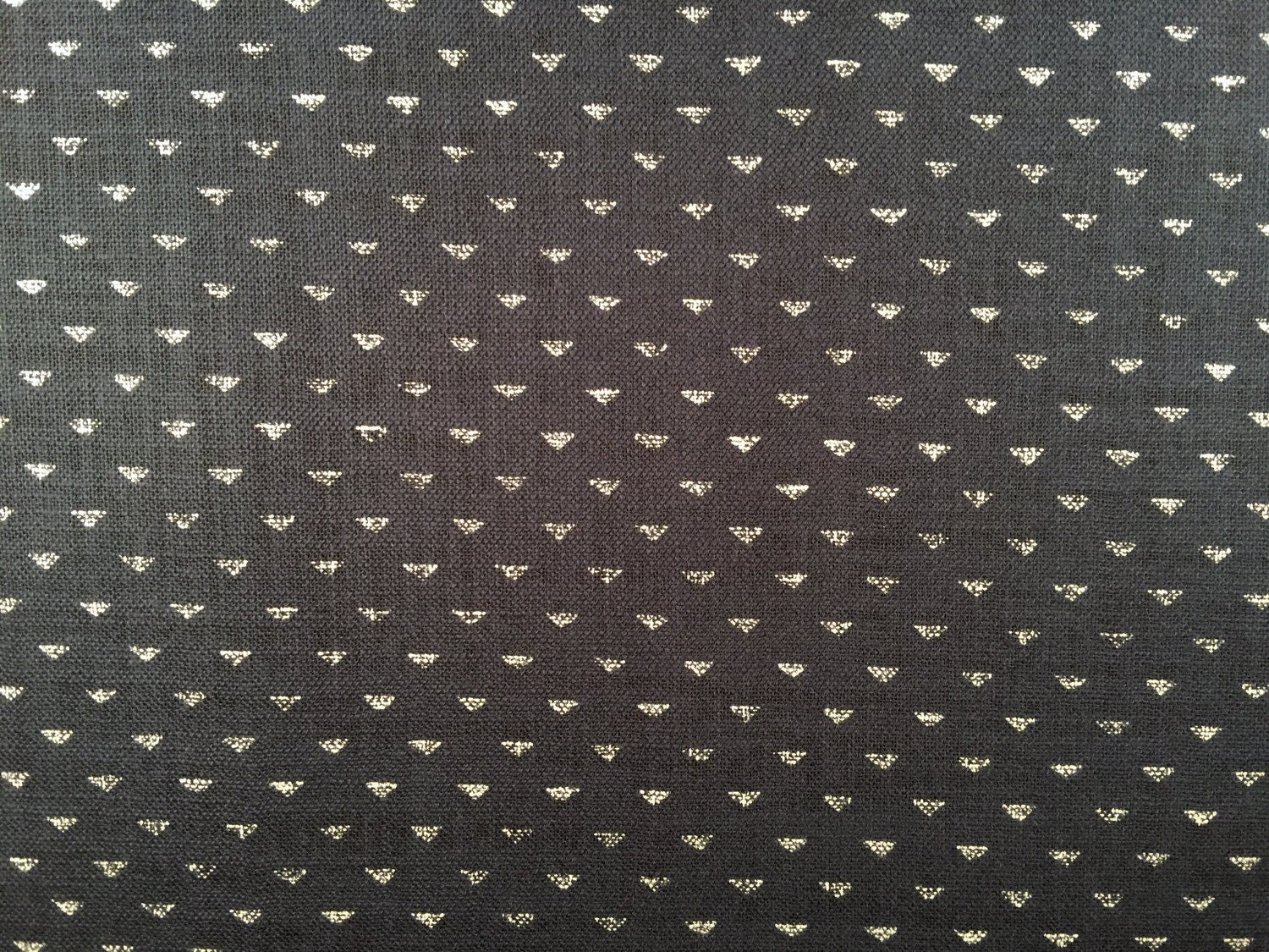 Sevenberry tiny triangles print navy indigo blue and beige Japanese cotton fabric 88223-19