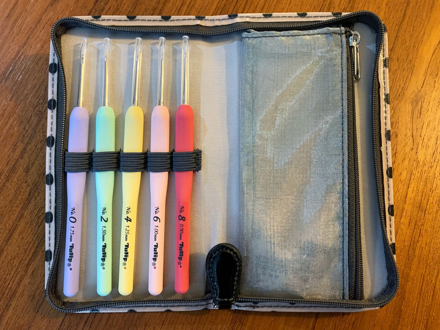 Tulip - "Sucre" Bead Crochet Hooks Set with Cushion Grip