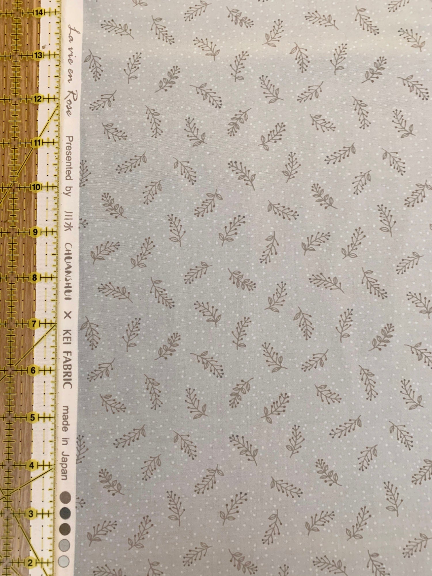 La Vie en Rose Japanese taupe cotton fabric LR3087C-B light gray blue