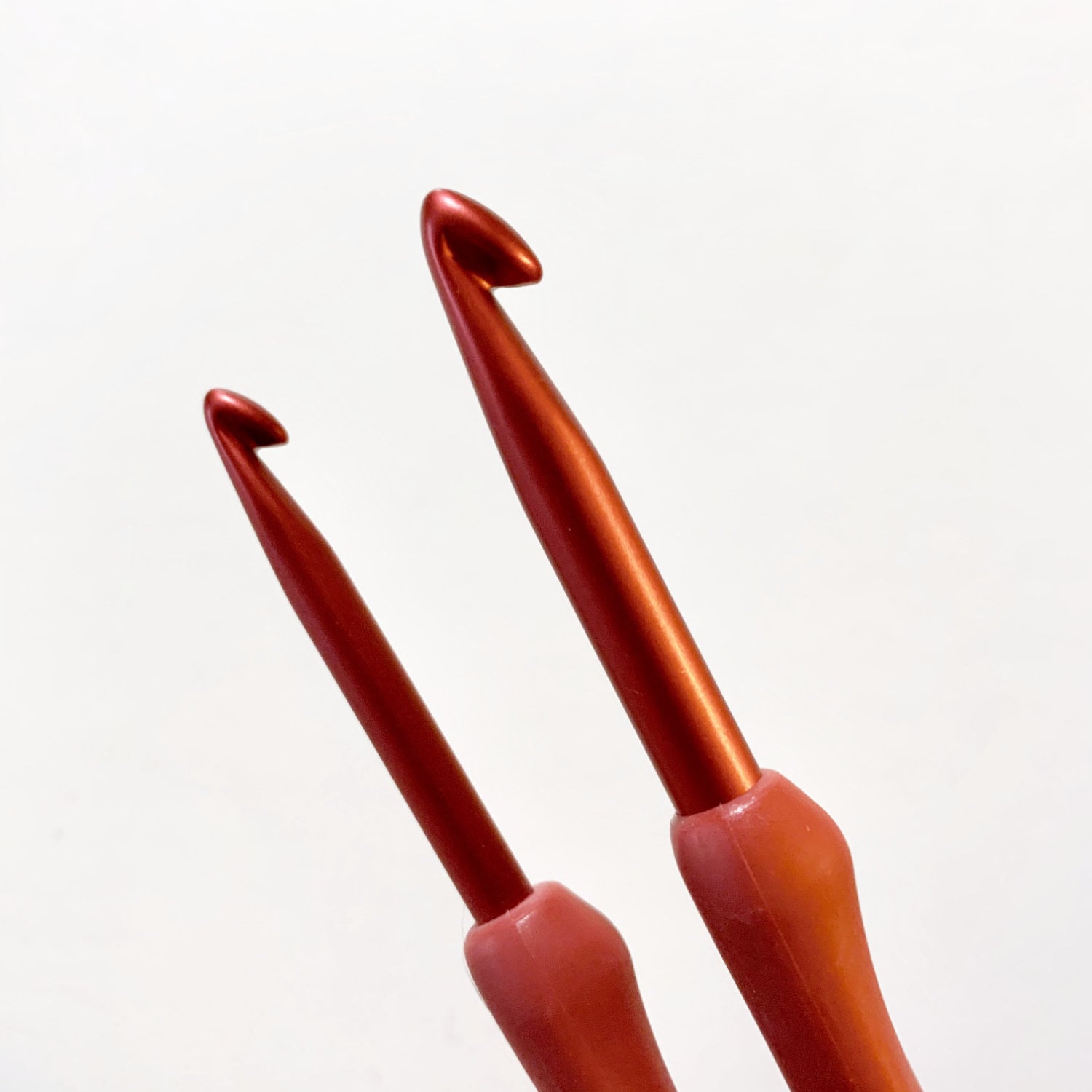 Tulip - "Etimo" Red Crochet Hook with Cushion Grip - Various Sizes