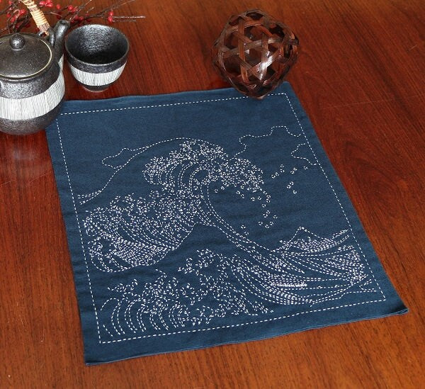 Olympus - Hokusai Collection "Great Wave Off Kanagawa" Cotton Sashiko Sampler Cloth - White or Navy