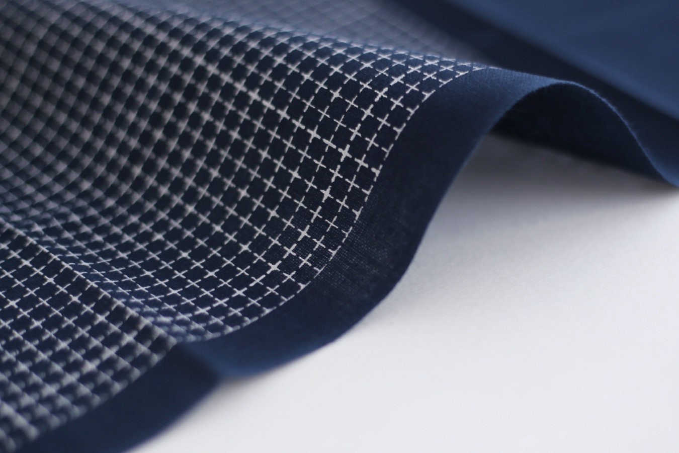 Daruma - Grid Pattern Cotton Sashiko Fukin Sampler Cloth - Navy