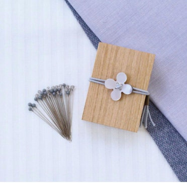 Cohana - Glass Head Pins in Wooden Box - Various Colors