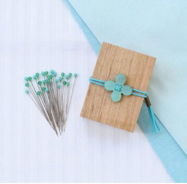 Cohana - Glass Head Pins in Wooden Box - Various Colors