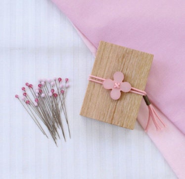Cohana - Glass Head Pins in Wooden Box - Various Colors