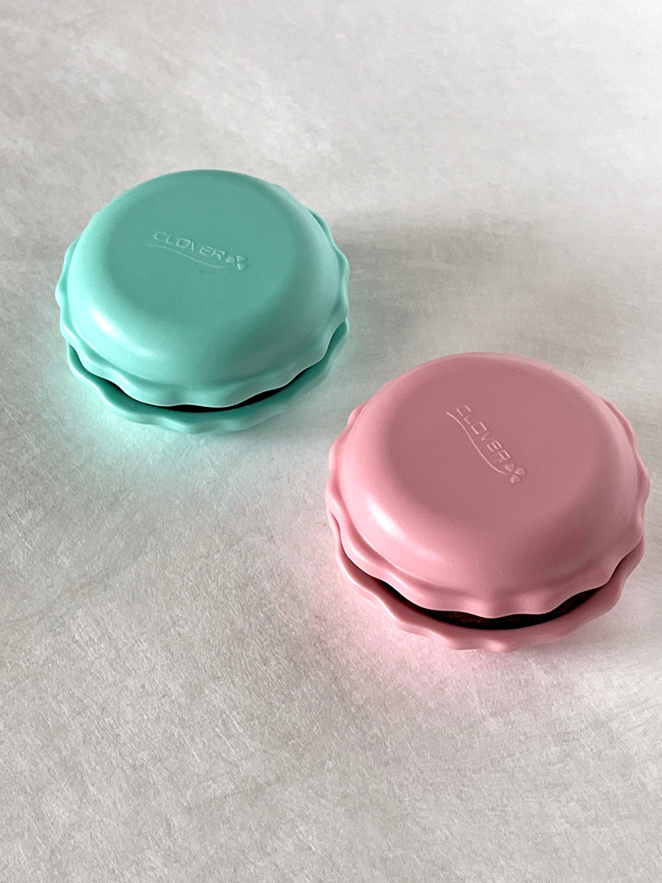 Clover - Sweet 'n Sharp Macaron Needle Sharpener - Raspberry