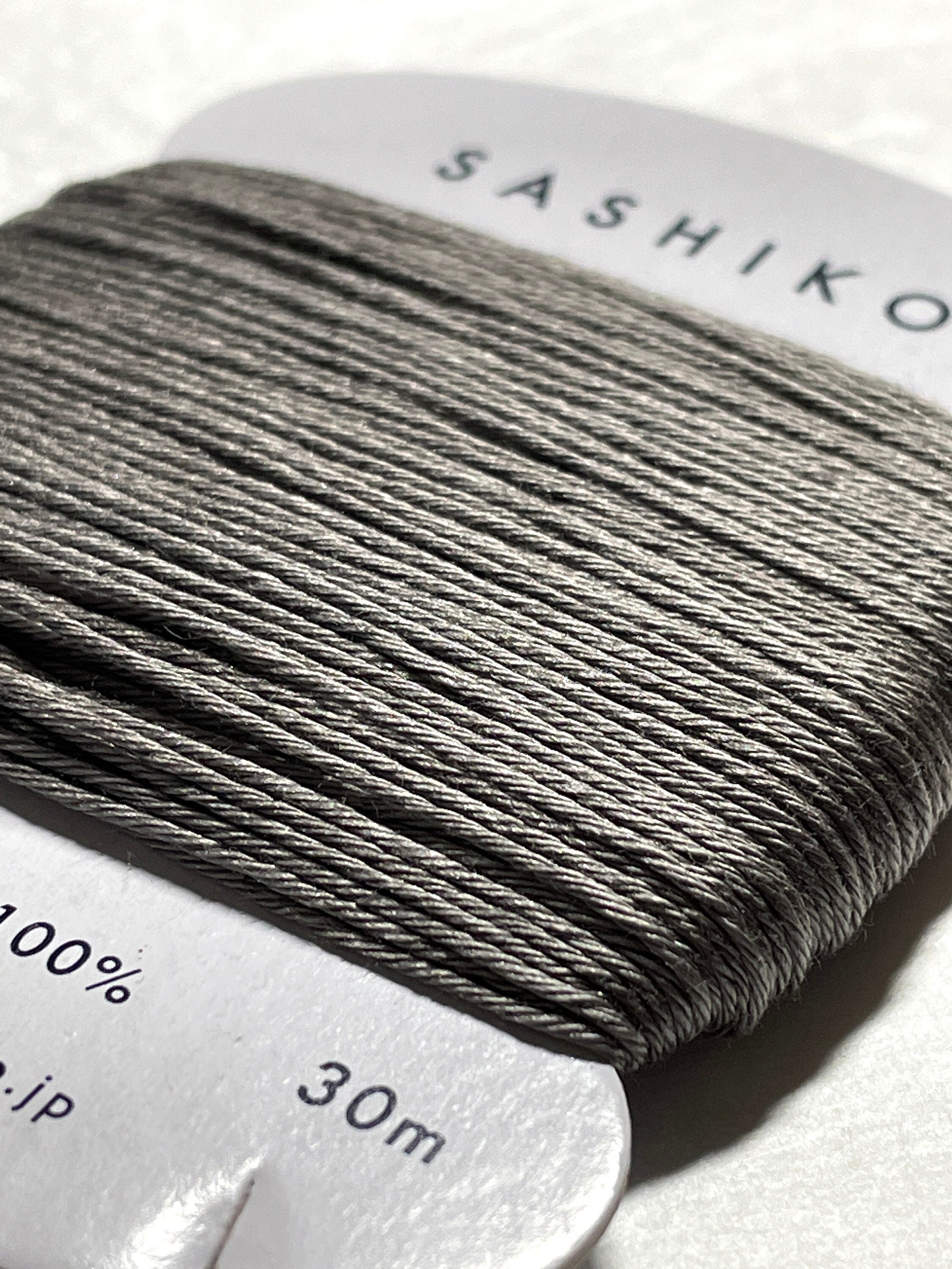 Daruma #229 GREY Japanese Cotton SASHIKO thread 30 meter card 20/6 うねずみ mouse gray