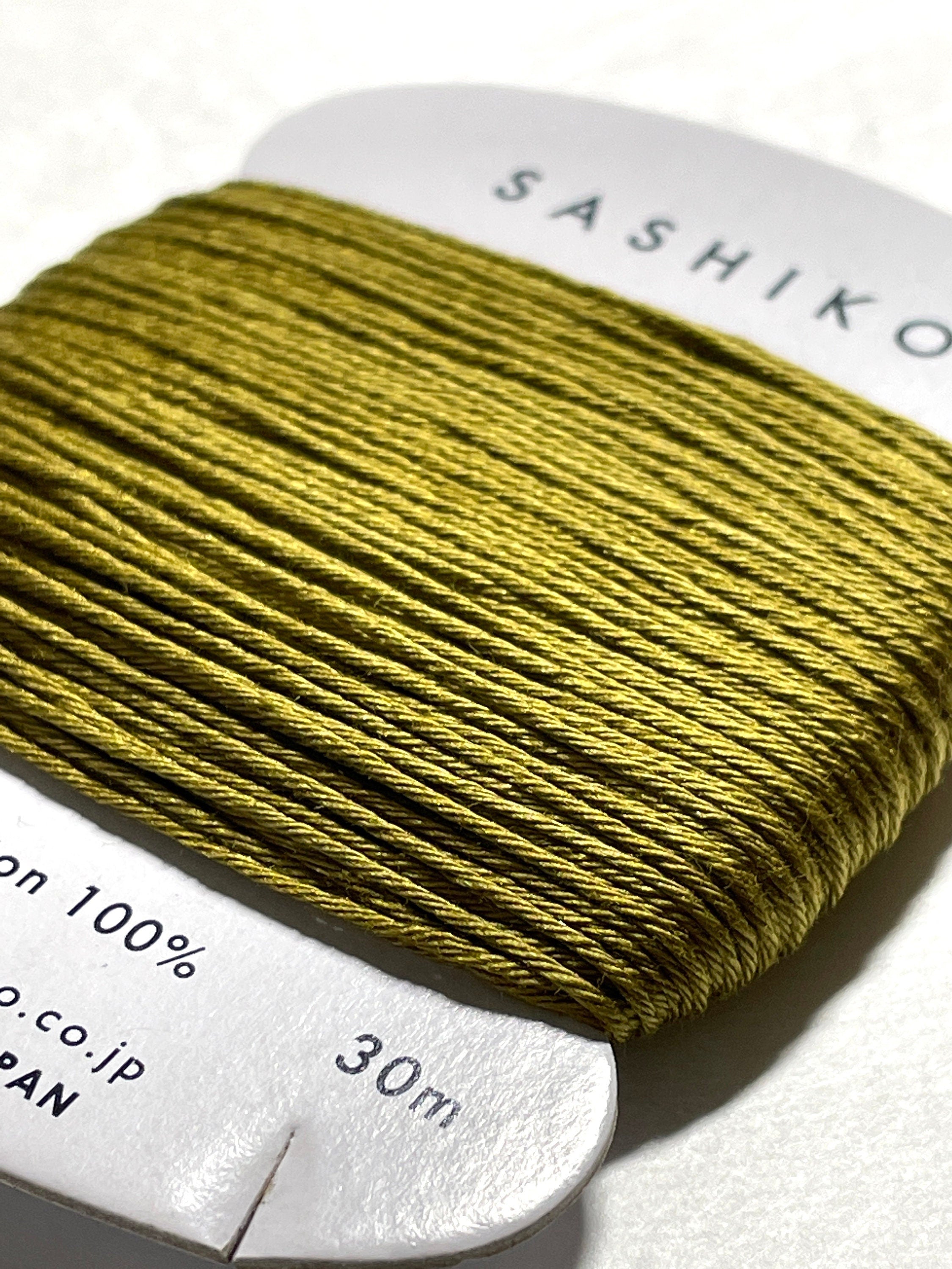 Daruma #228 WARBLER Japanese Cotton SASHIKO thread 30 meter card 20/6 うぐいす olive