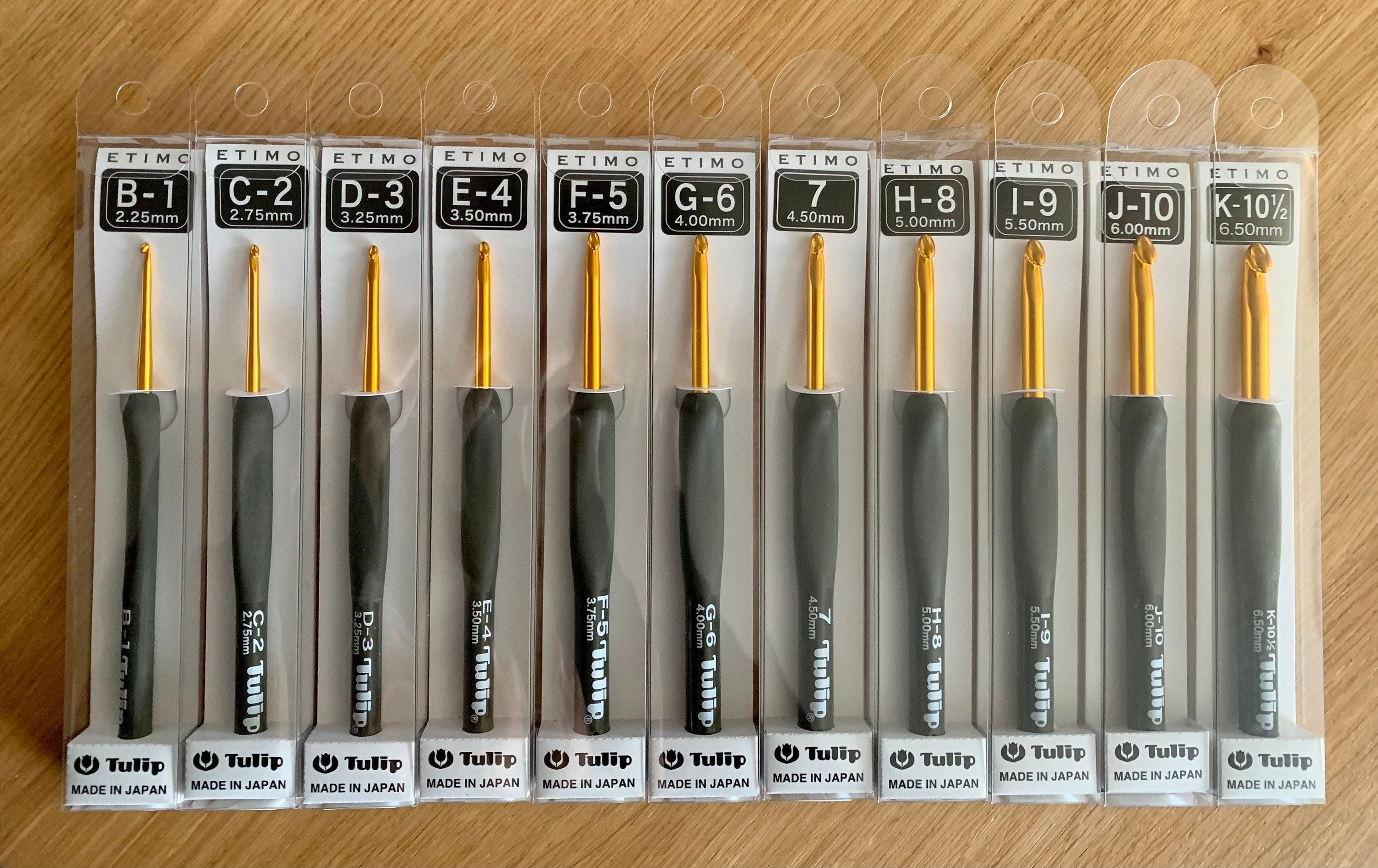 Tulip - "Etimo" Crochet Hooks with Cushion Grip - Gray and Gold